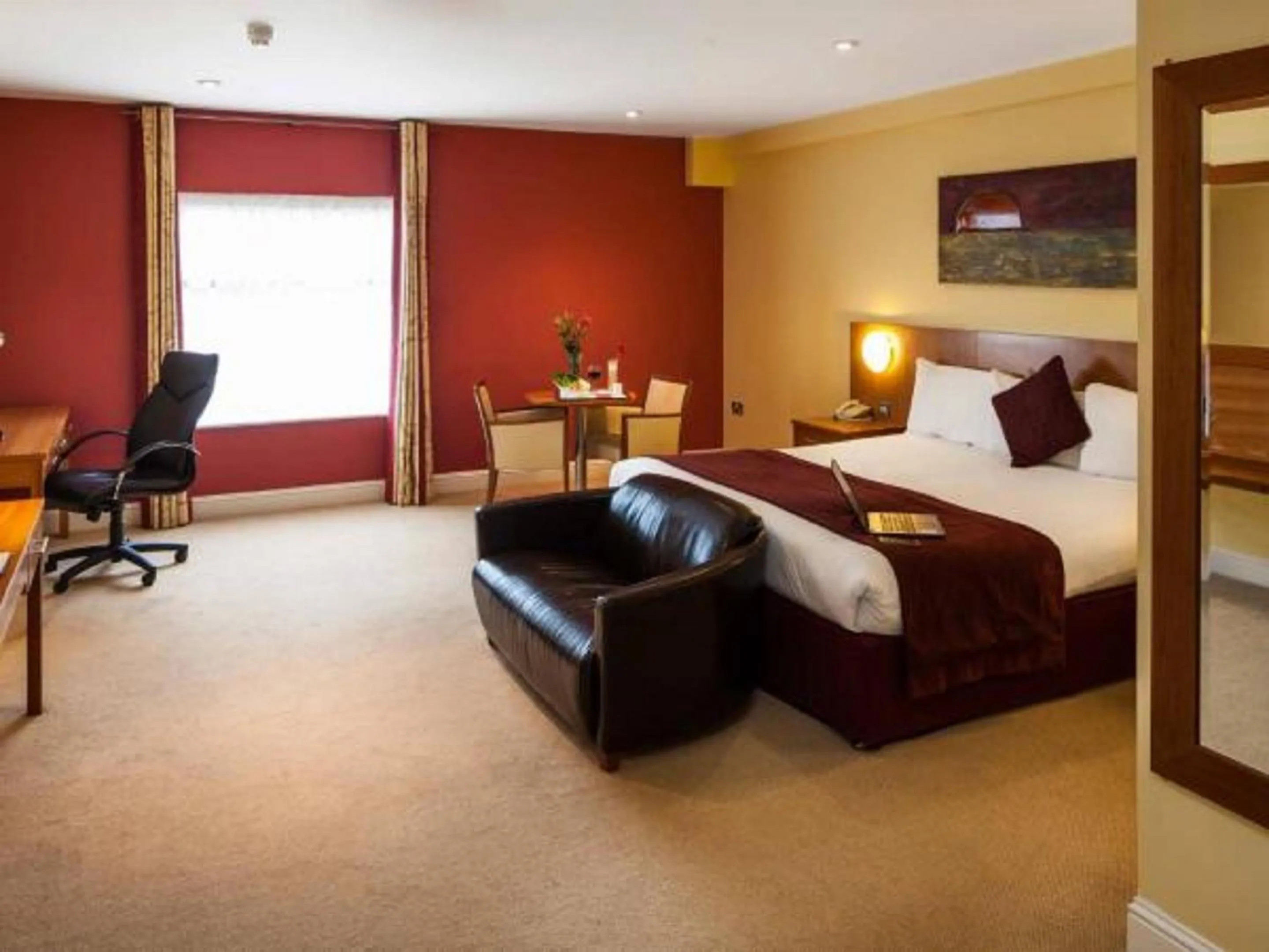 Bedroom, Bed in Central Hotel Tullamore