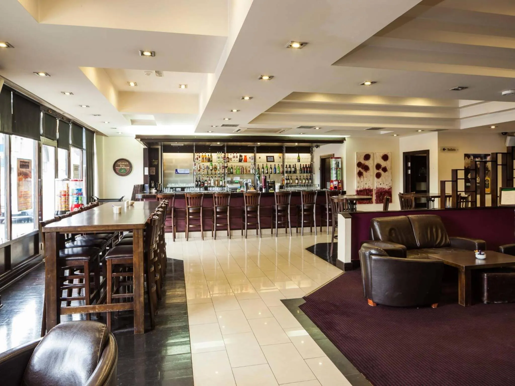 Lounge or bar in Central Hotel Tullamore