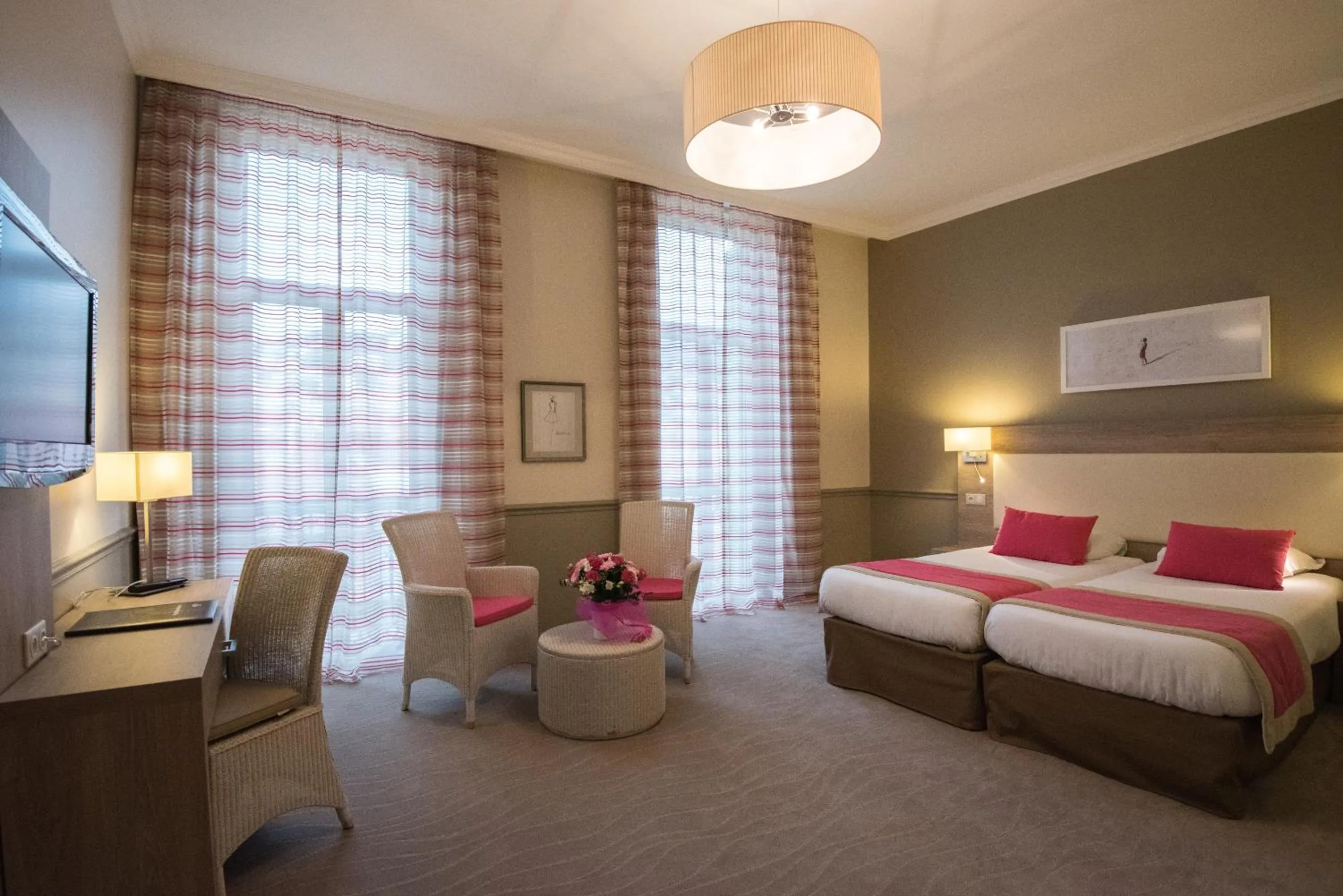 Bed in Hôtel Vacances Bleues Royal Westminster