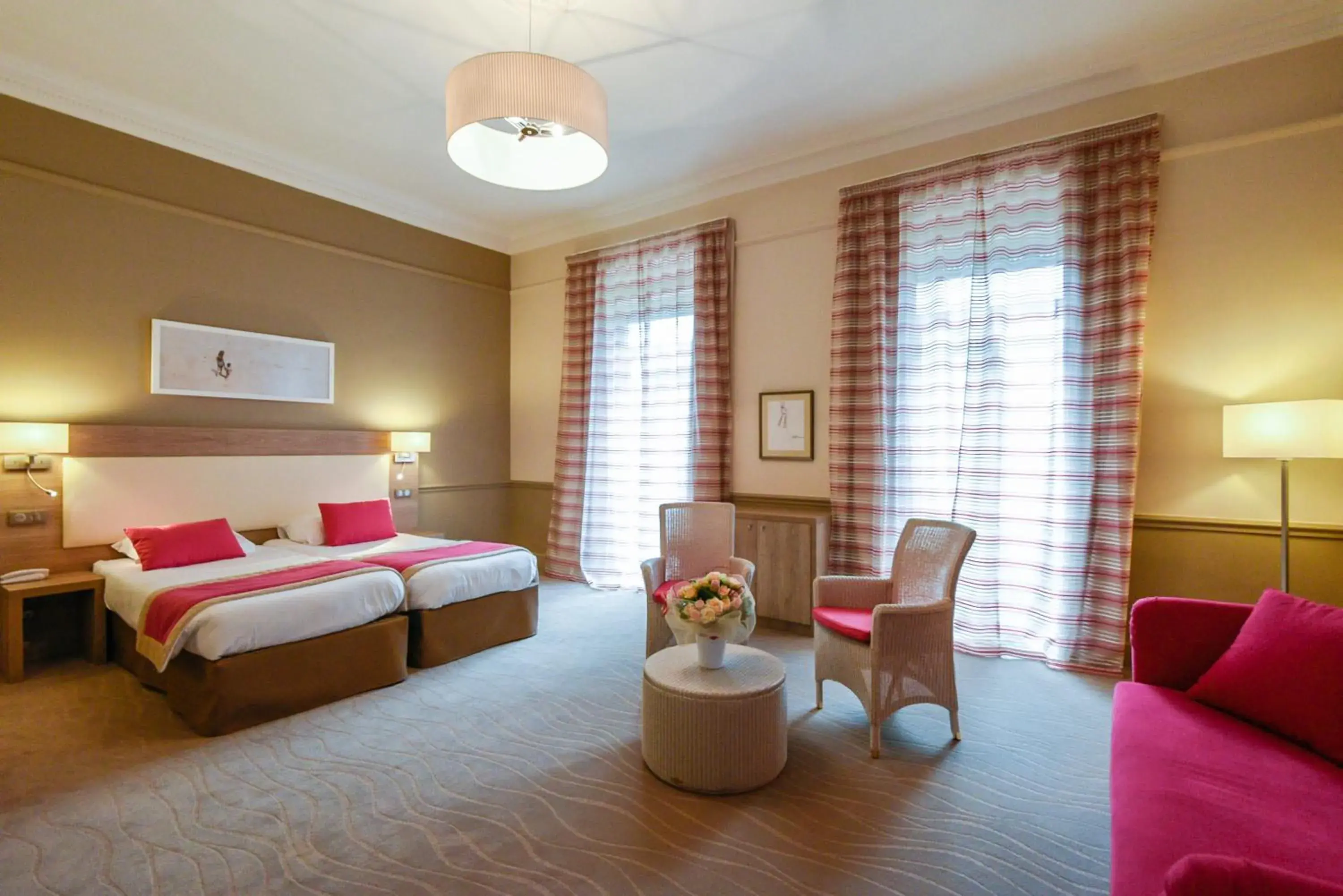 Privilege Double Room Sea View in Hôtel Vacances Bleues Royal Westminster Privilege Double Room Sea View in Hôtel Vacances Bleues Royal Westminster