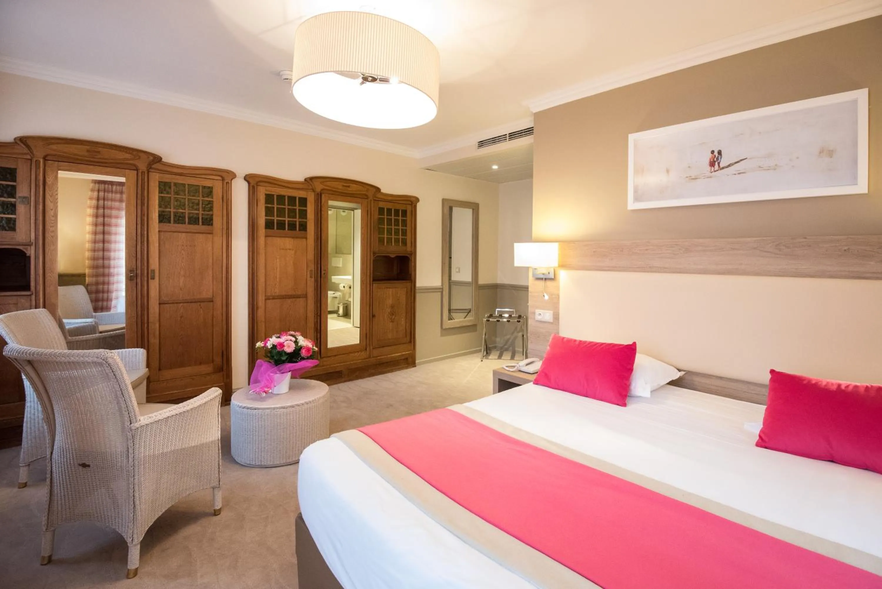 Bed in Hôtel Vacances Bleues Royal Westminster