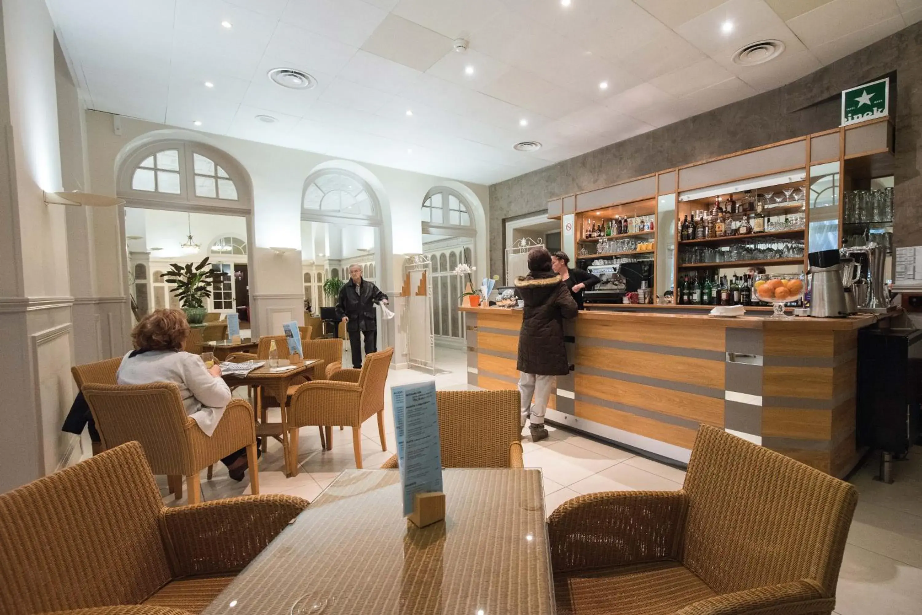 Lounge or bar in Hôtel Vacances Bleues Royal Westminster Lounge or bar in Hôtel Vacances Bleues Royal Westminster