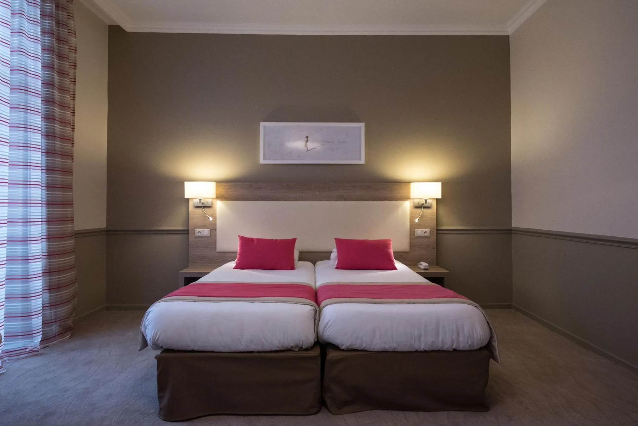 Bed in Hôtel Vacances Bleues Royal Westminster