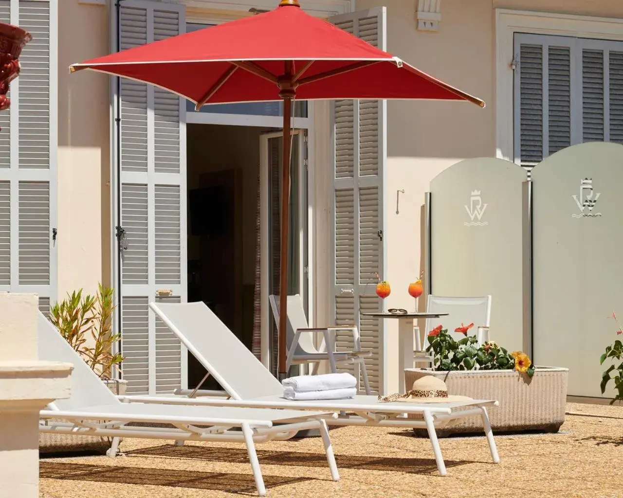 Double Room with Terrace in Hôtel Vacances Bleues Royal Westminster Double Room with Terrace in Hôtel Vacances Bleues Royal Westminster