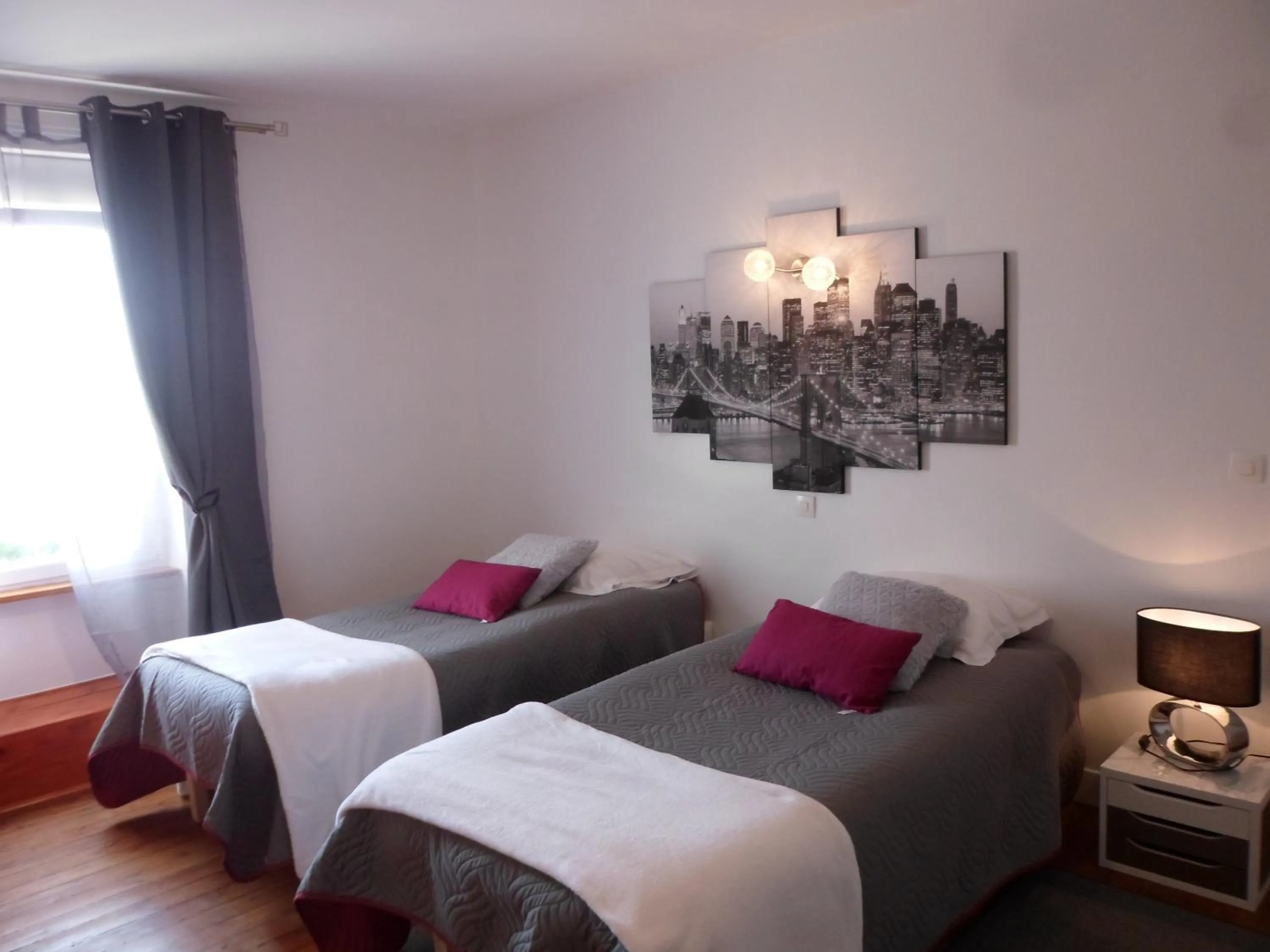 Bedroom, Bed in Gite familial à Carentan
