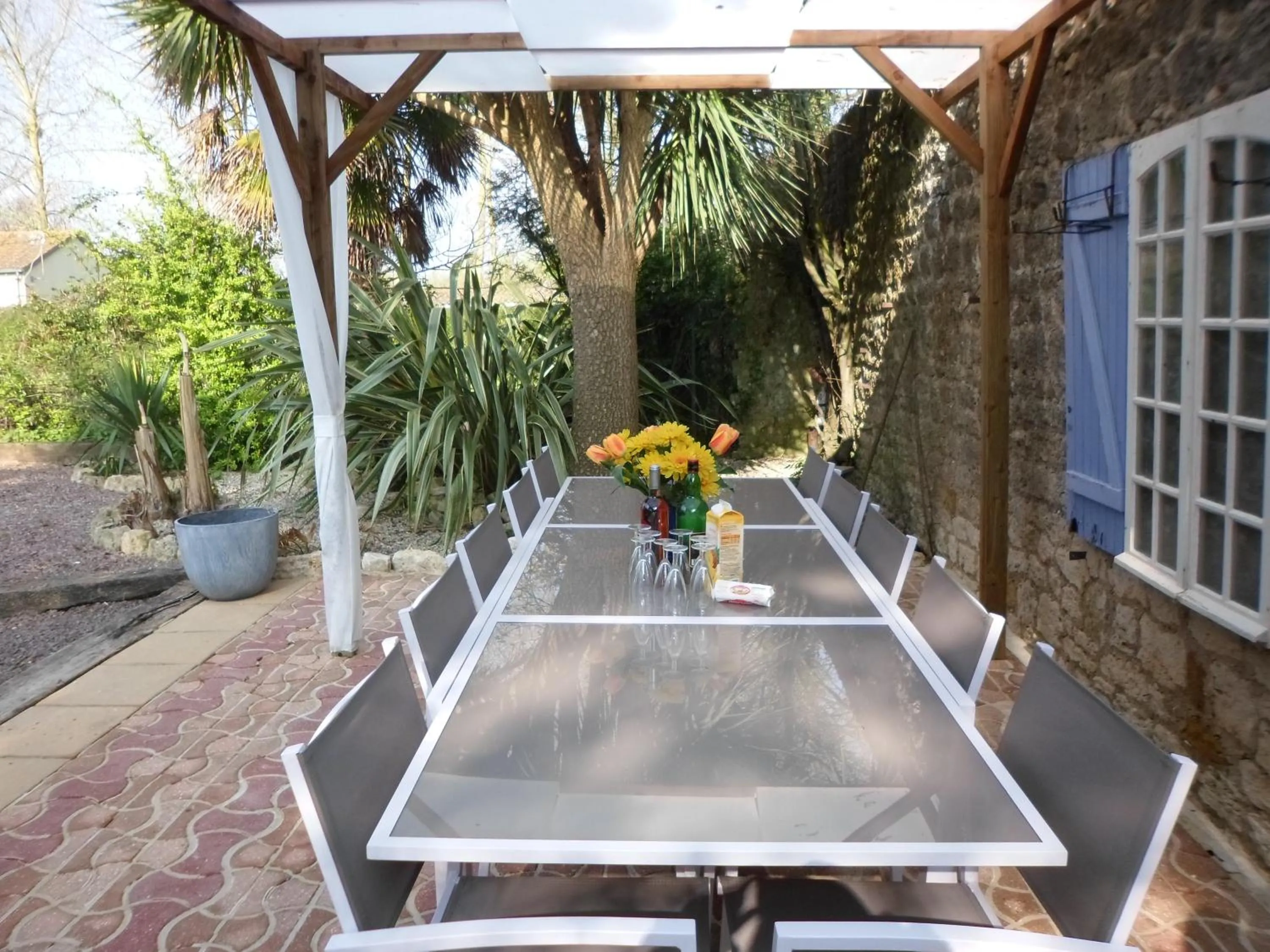 Patio in Gite familial à Carentan