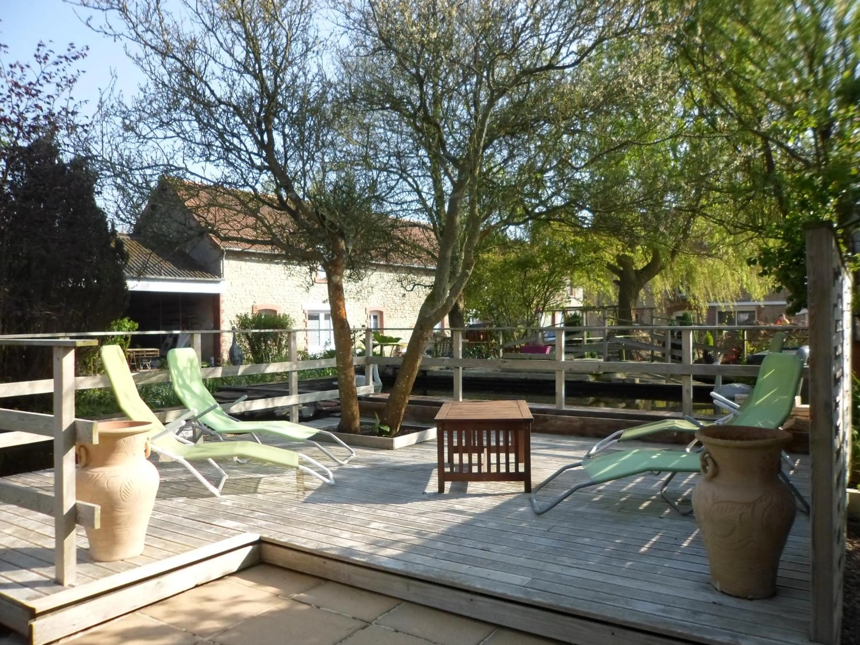 Patio in Gite familial à Carentan