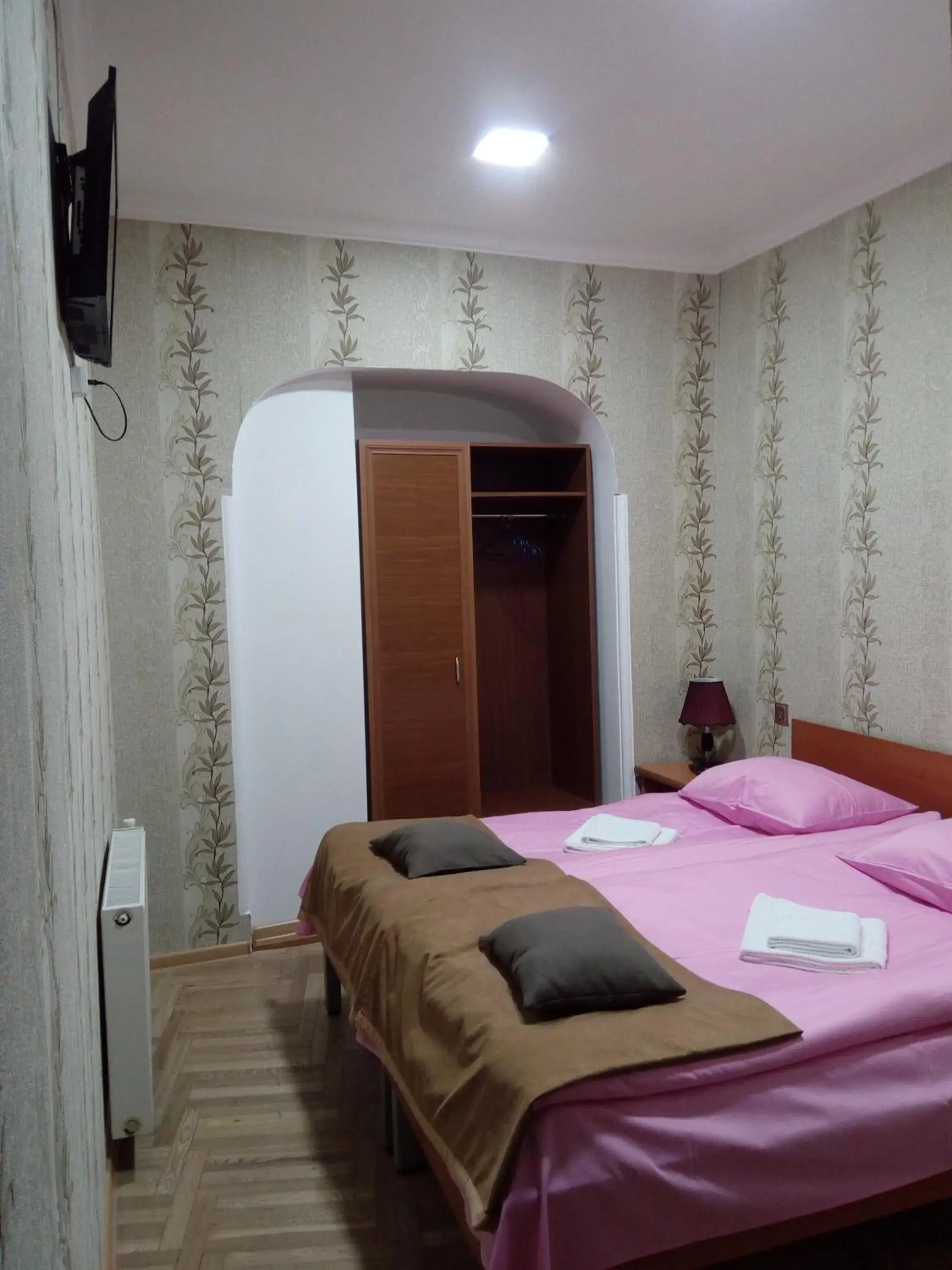 Twin Room with Private Bathroom in Tbilisi Downtown Guest House Twin Room with Private Bathroom in Tbilisi Downtown Guest House