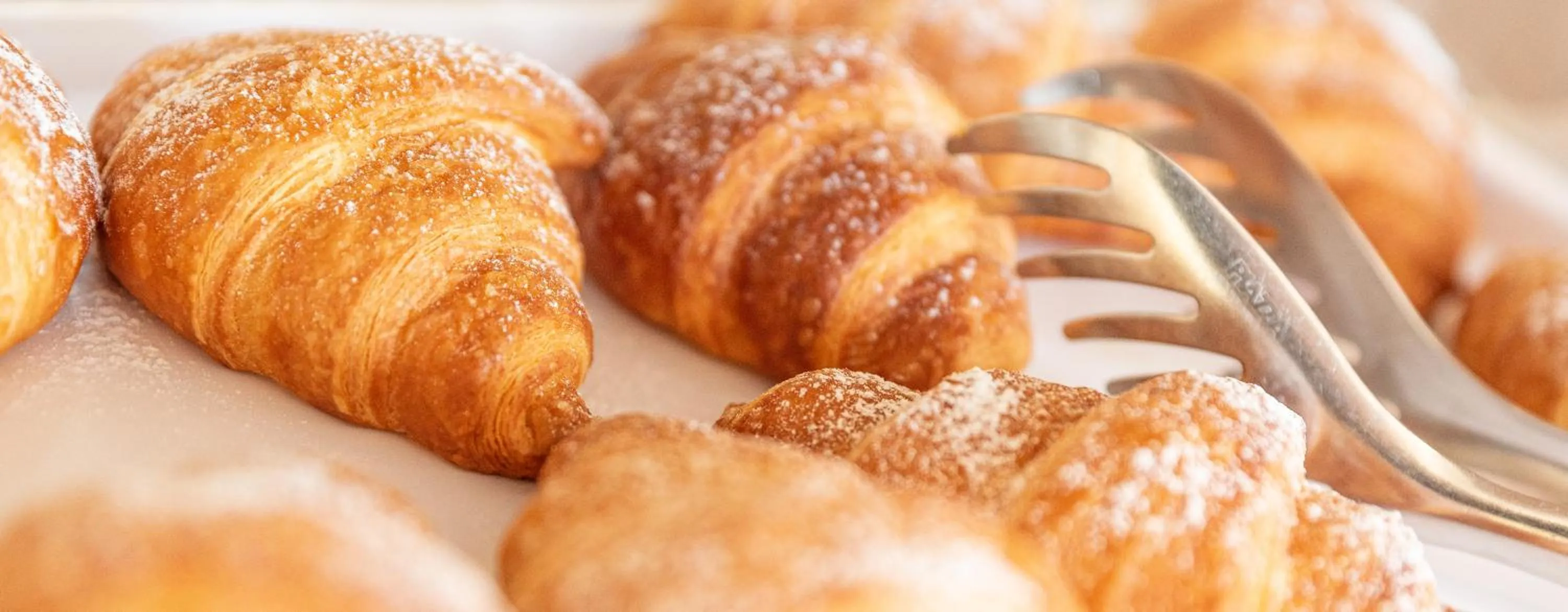 Breakfast in Hotel Happy