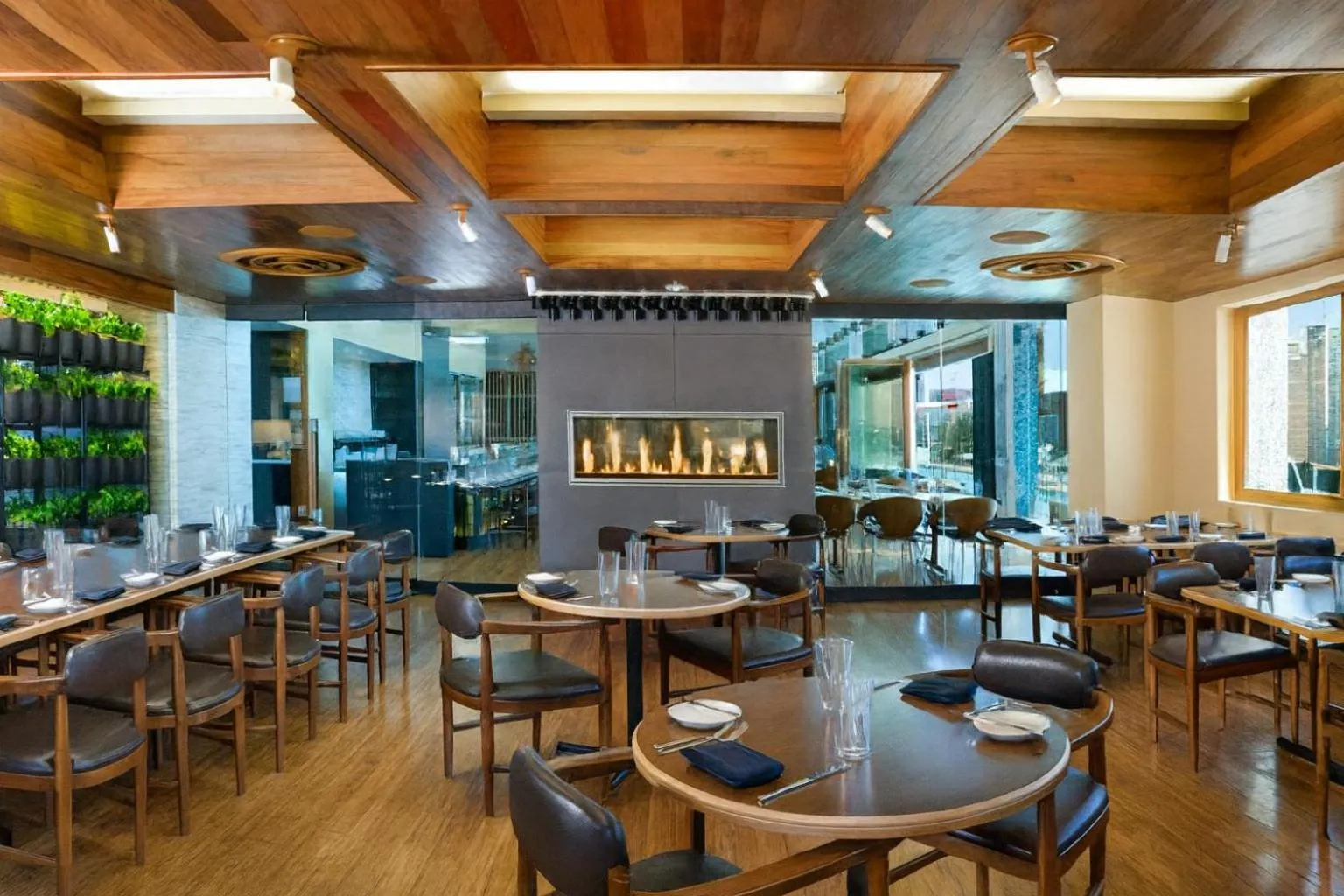 Restaurant/places to eat in Luxury Suites at Palms Place