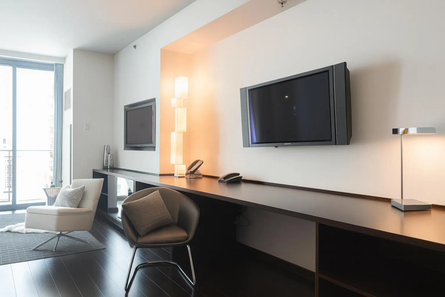 TV and multimedia in Luxury Suites at Palms Place