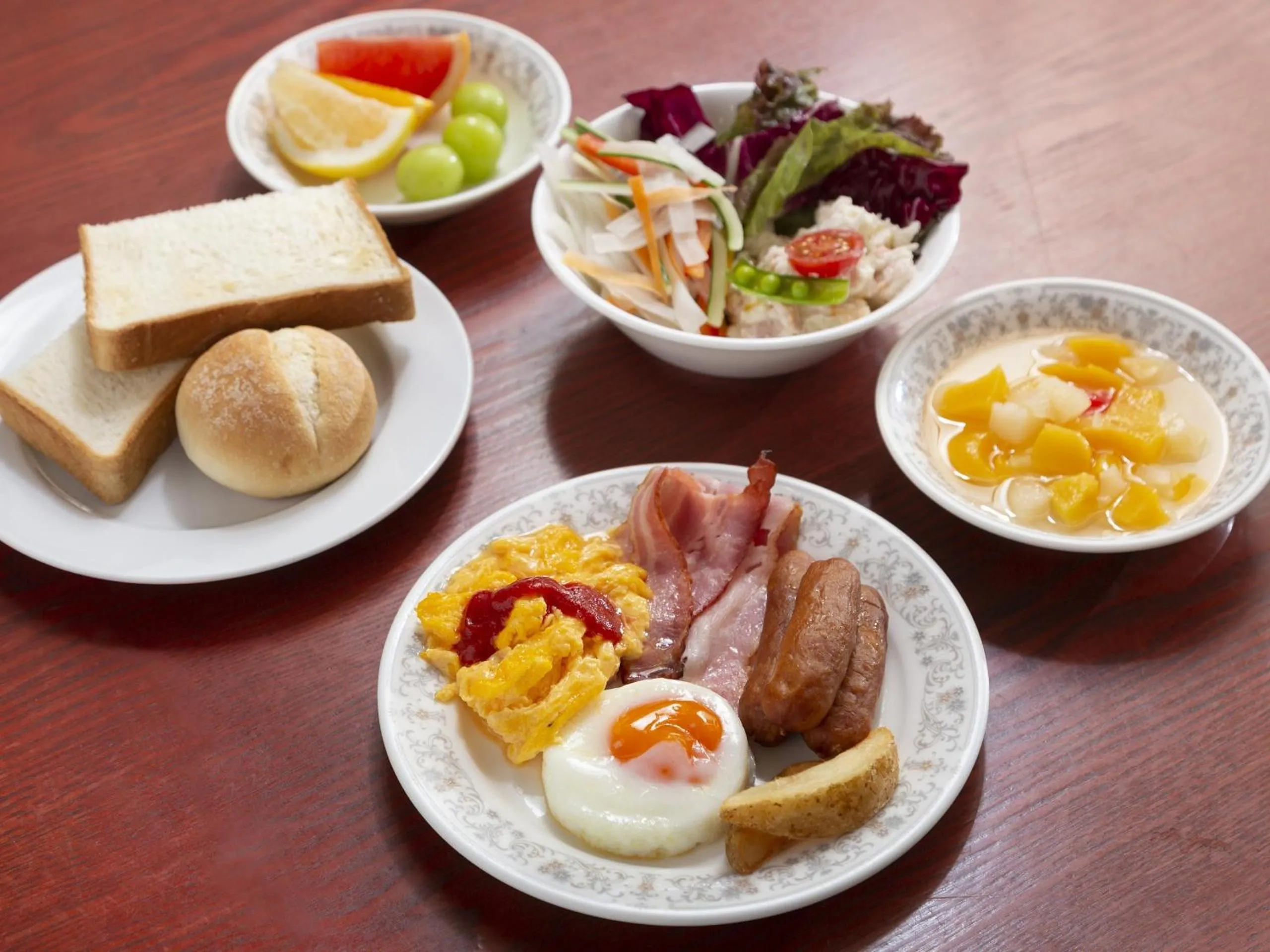 Food and drinks in Ohta Grand Hotel