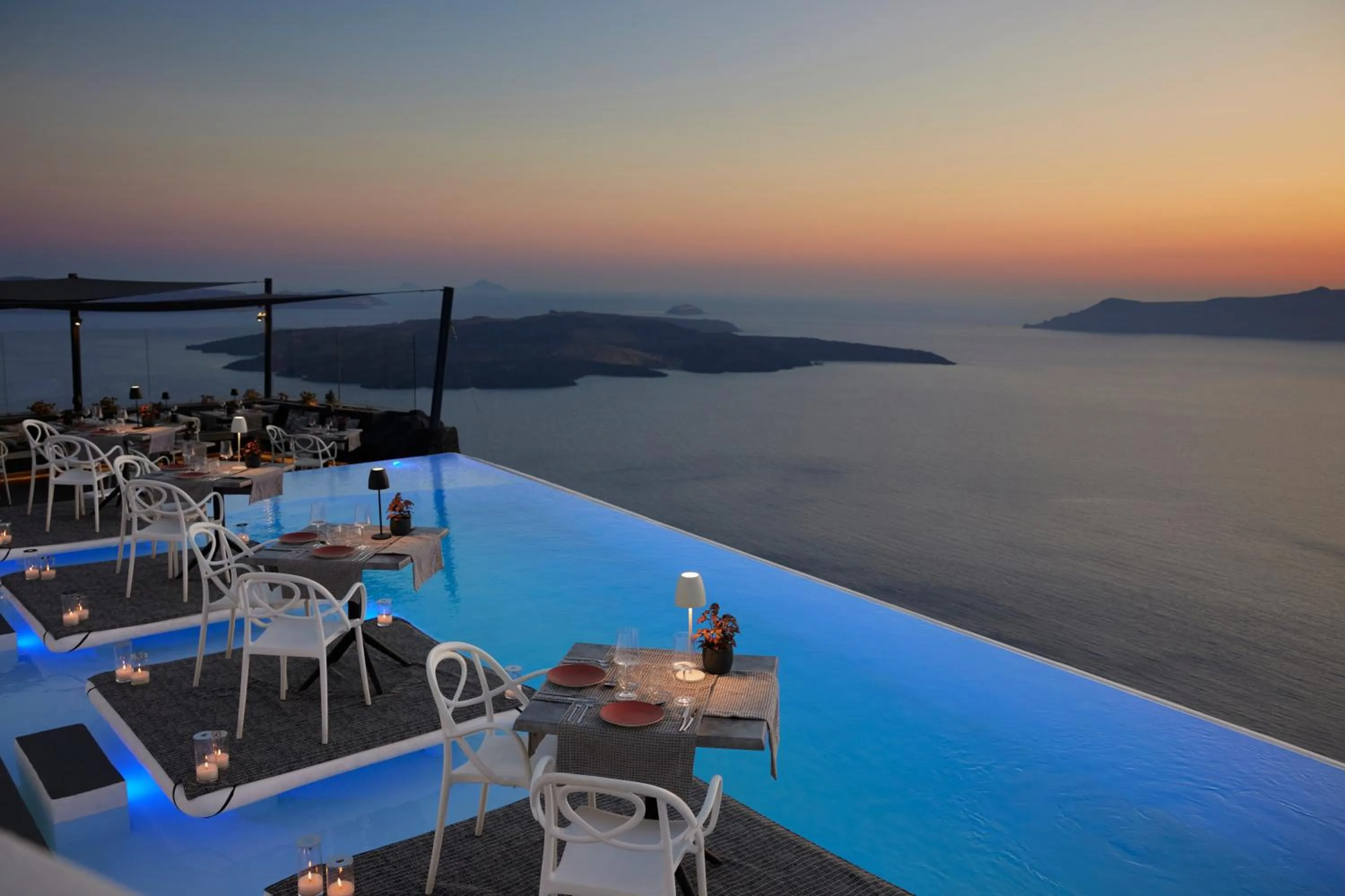 Restaurant/places to eat in Dana Villas & Infinity Suites