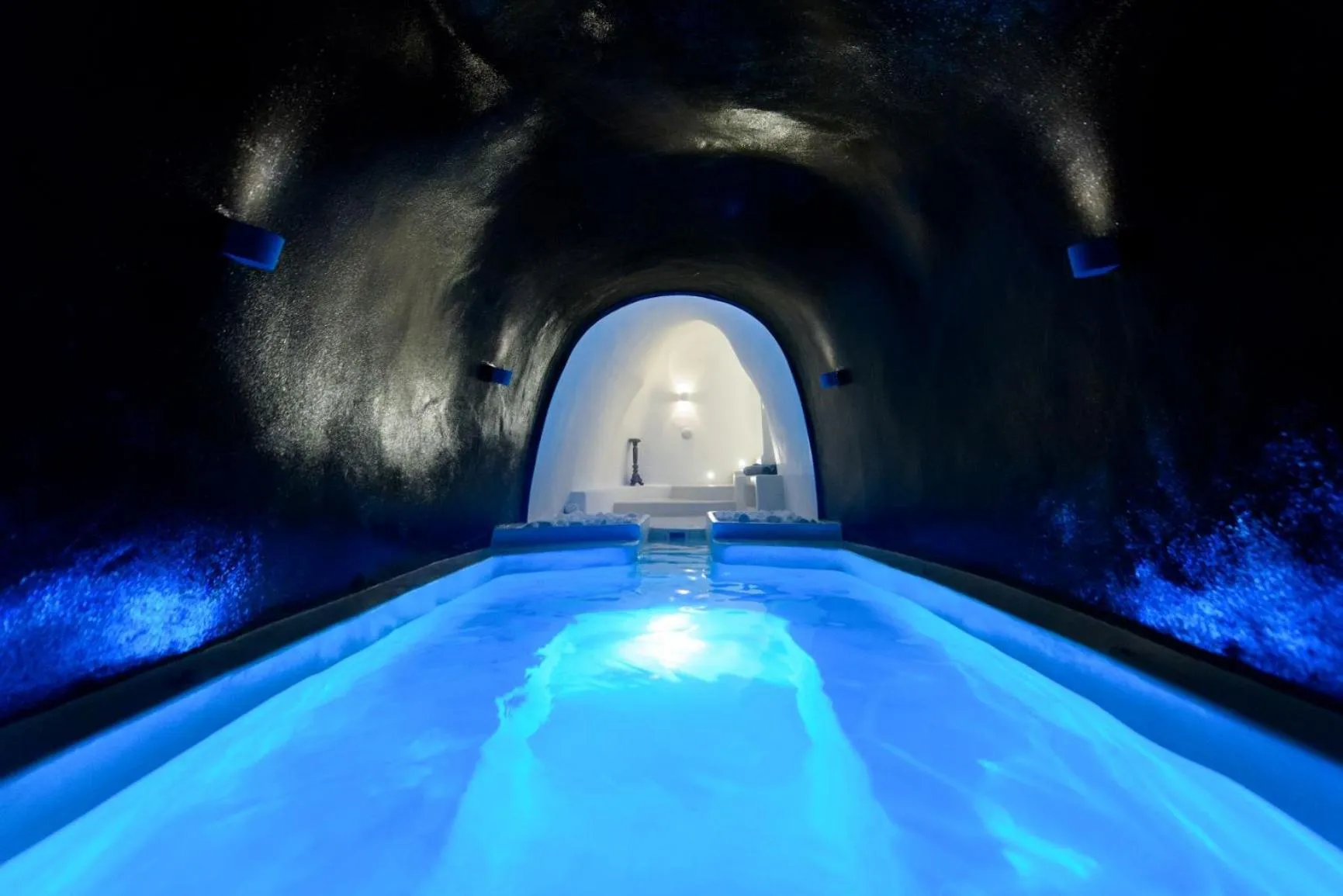 Hot Tub in Dana Villas & Infinity Suites