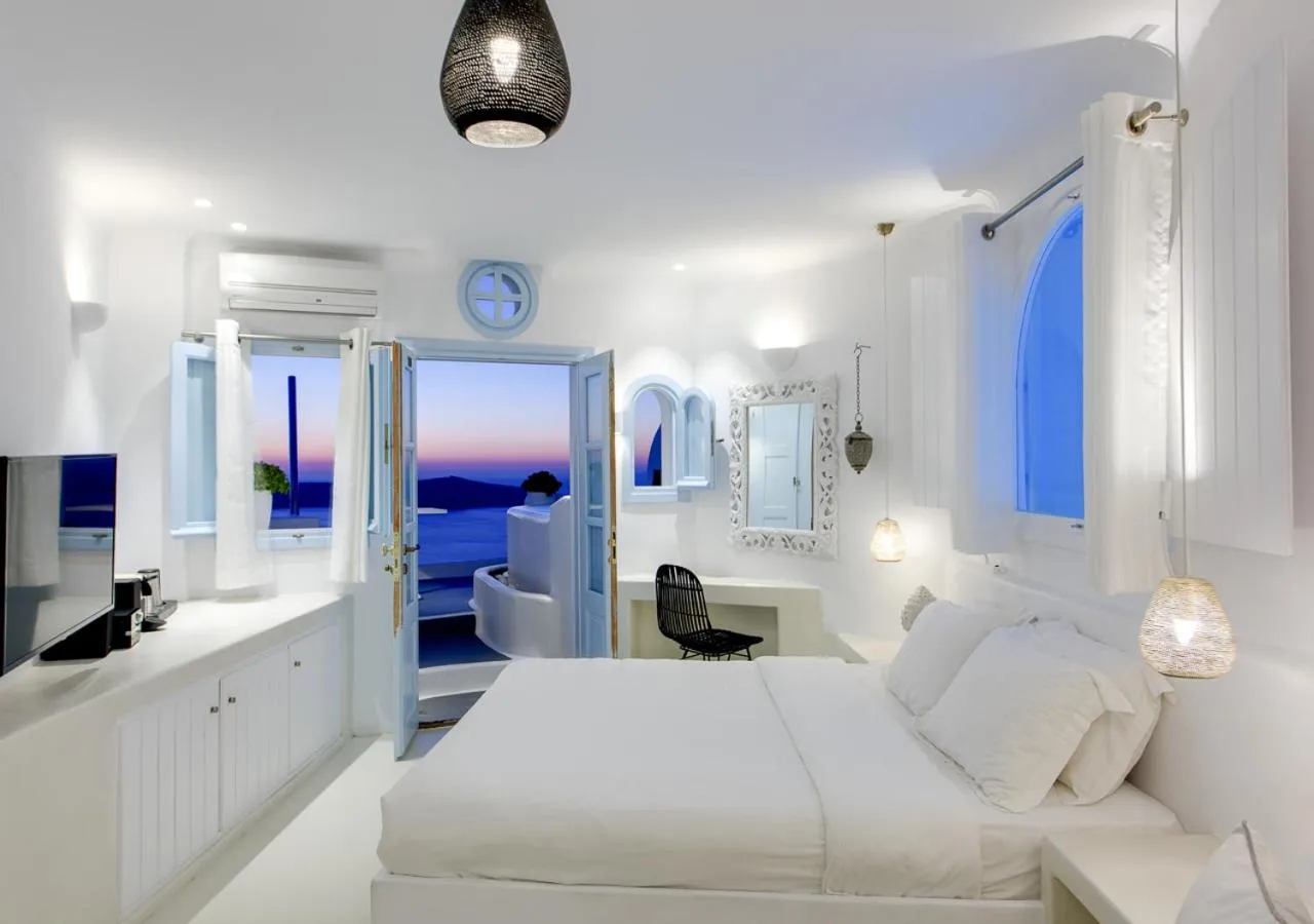 Bed in Dana Villas & Infinity Suites