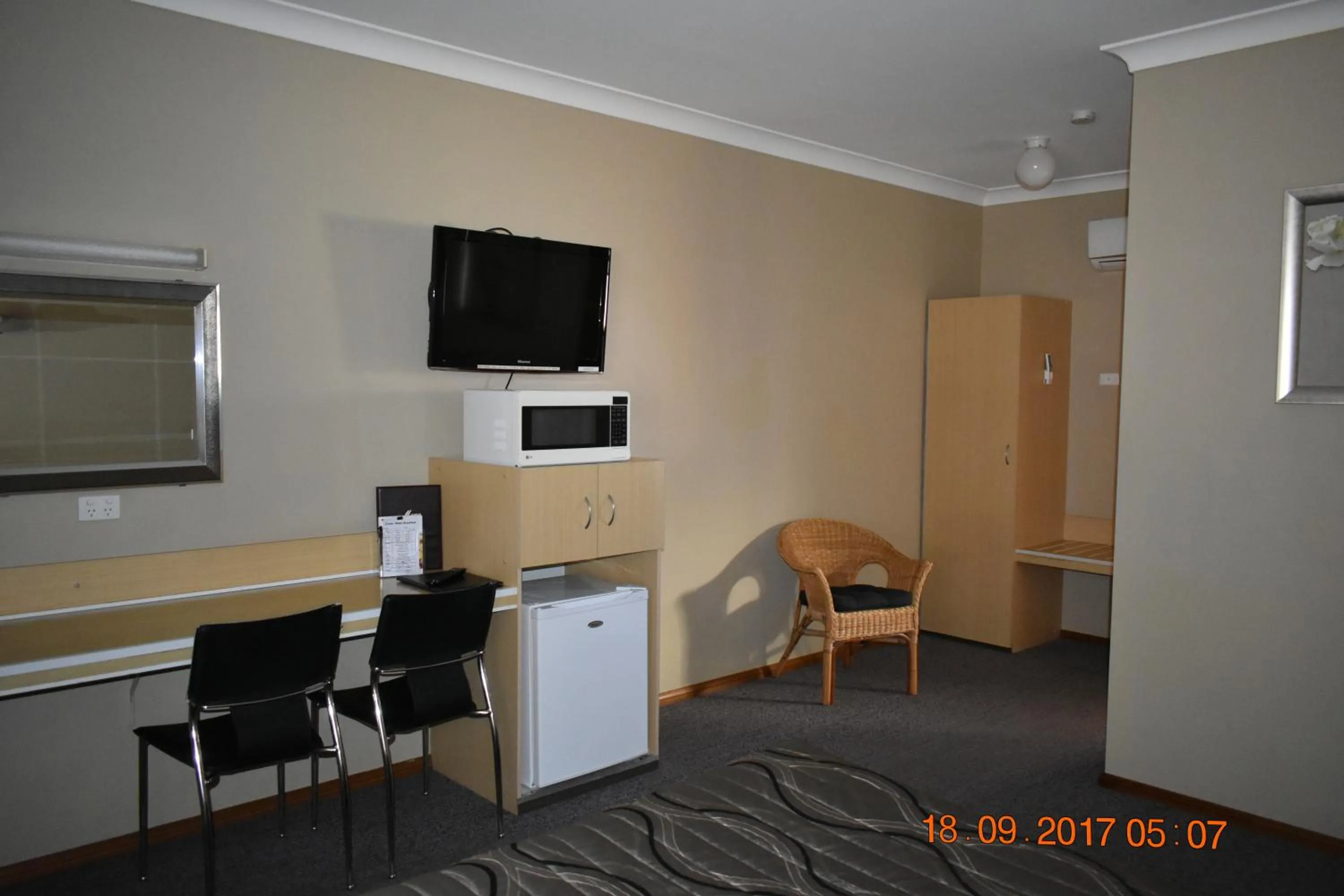 Cooee Motel