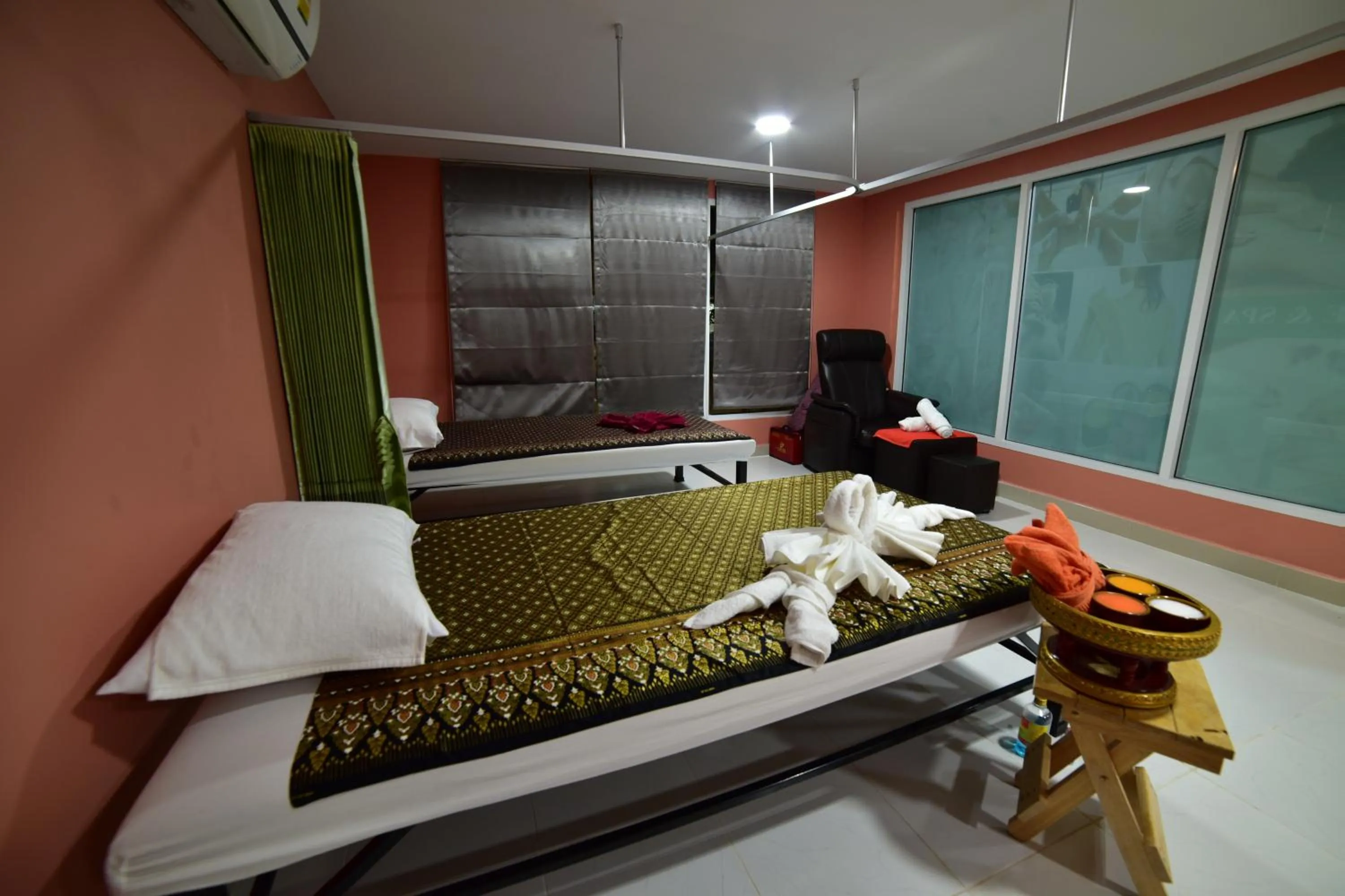 Spa and wellness centre/facilities in Gold Airport Suites