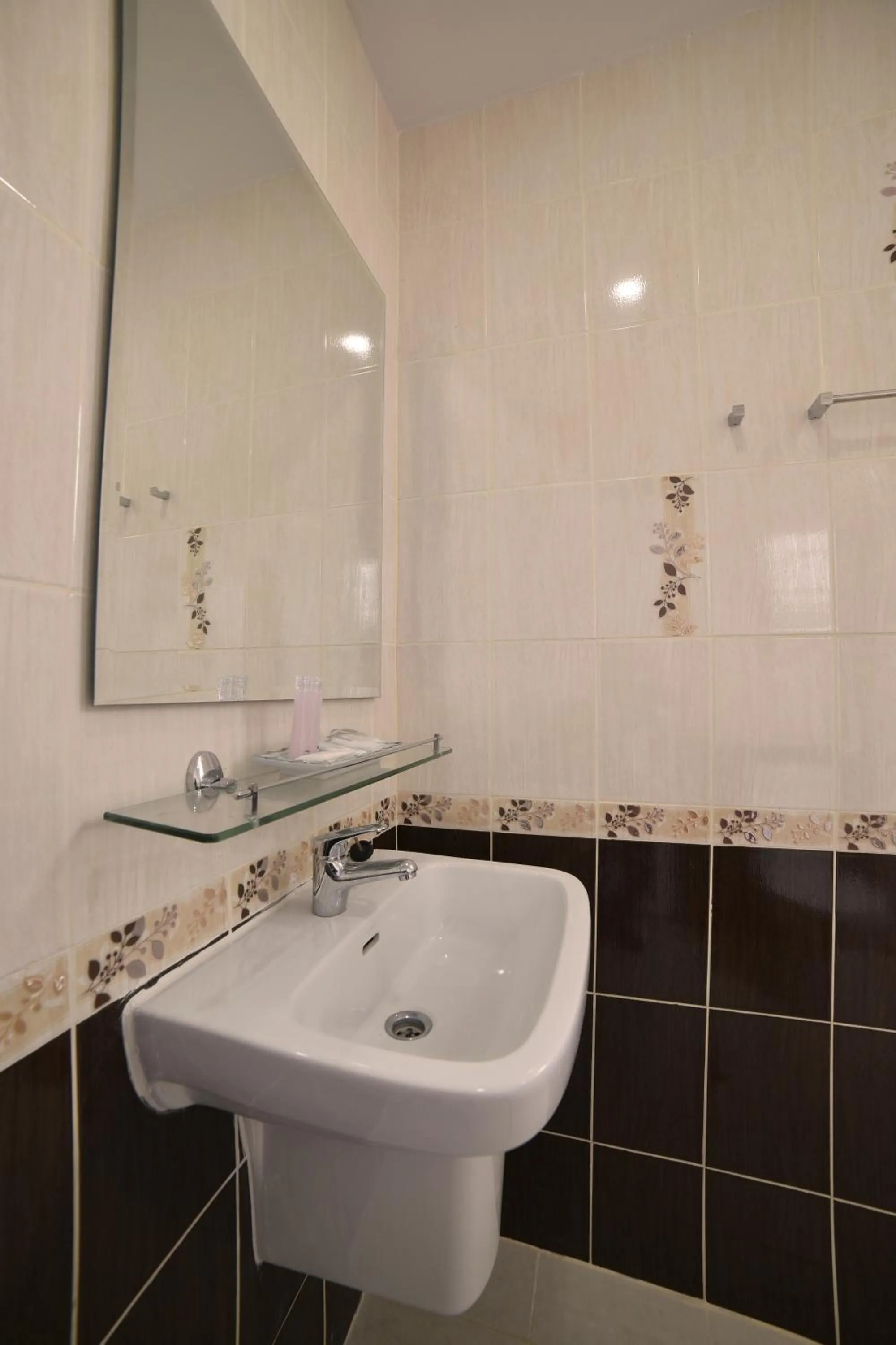 Bathroom in Gold Airport Suites