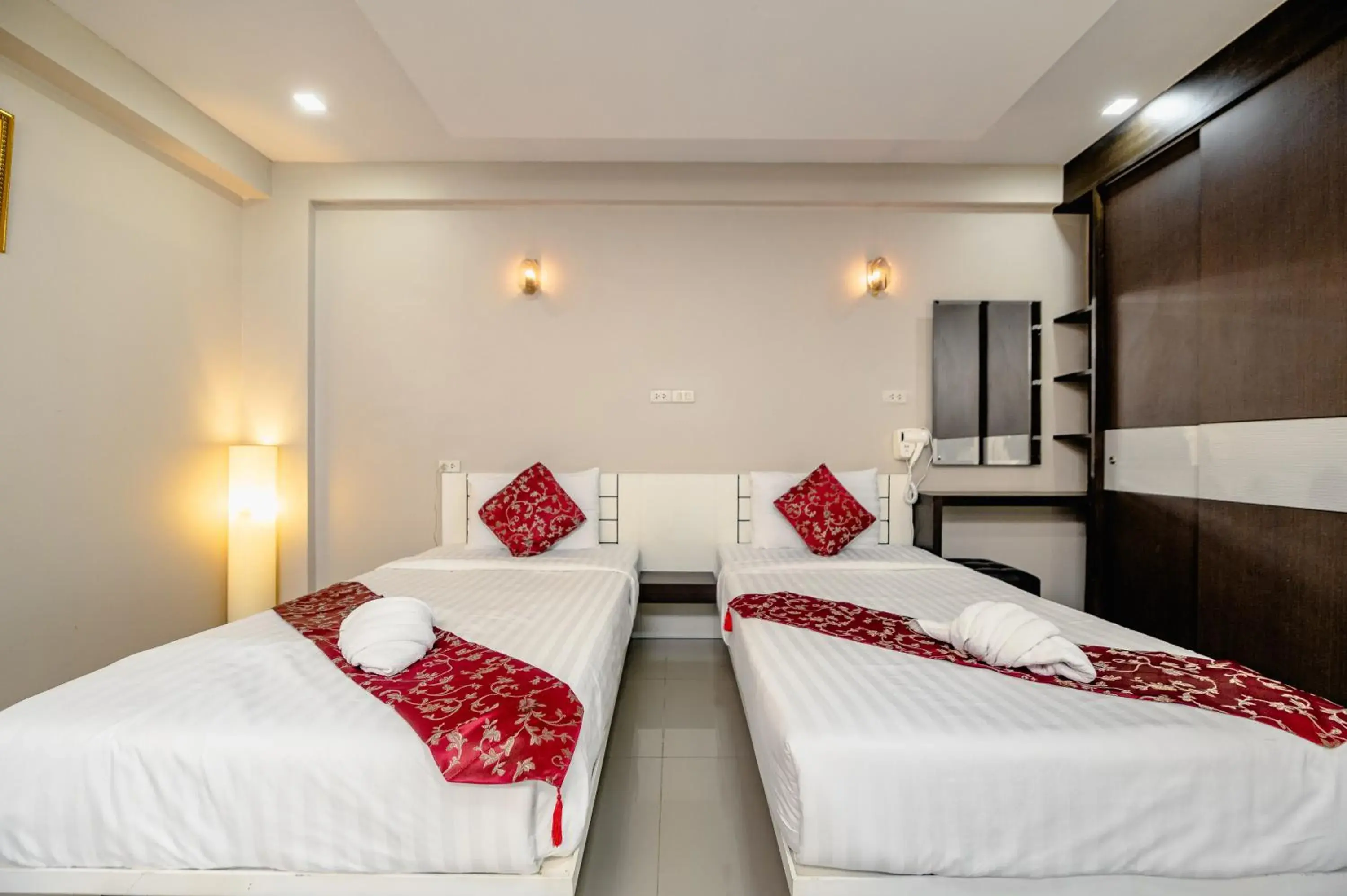 Bed in Gold Airport Suites Bed in Gold Airport Suites