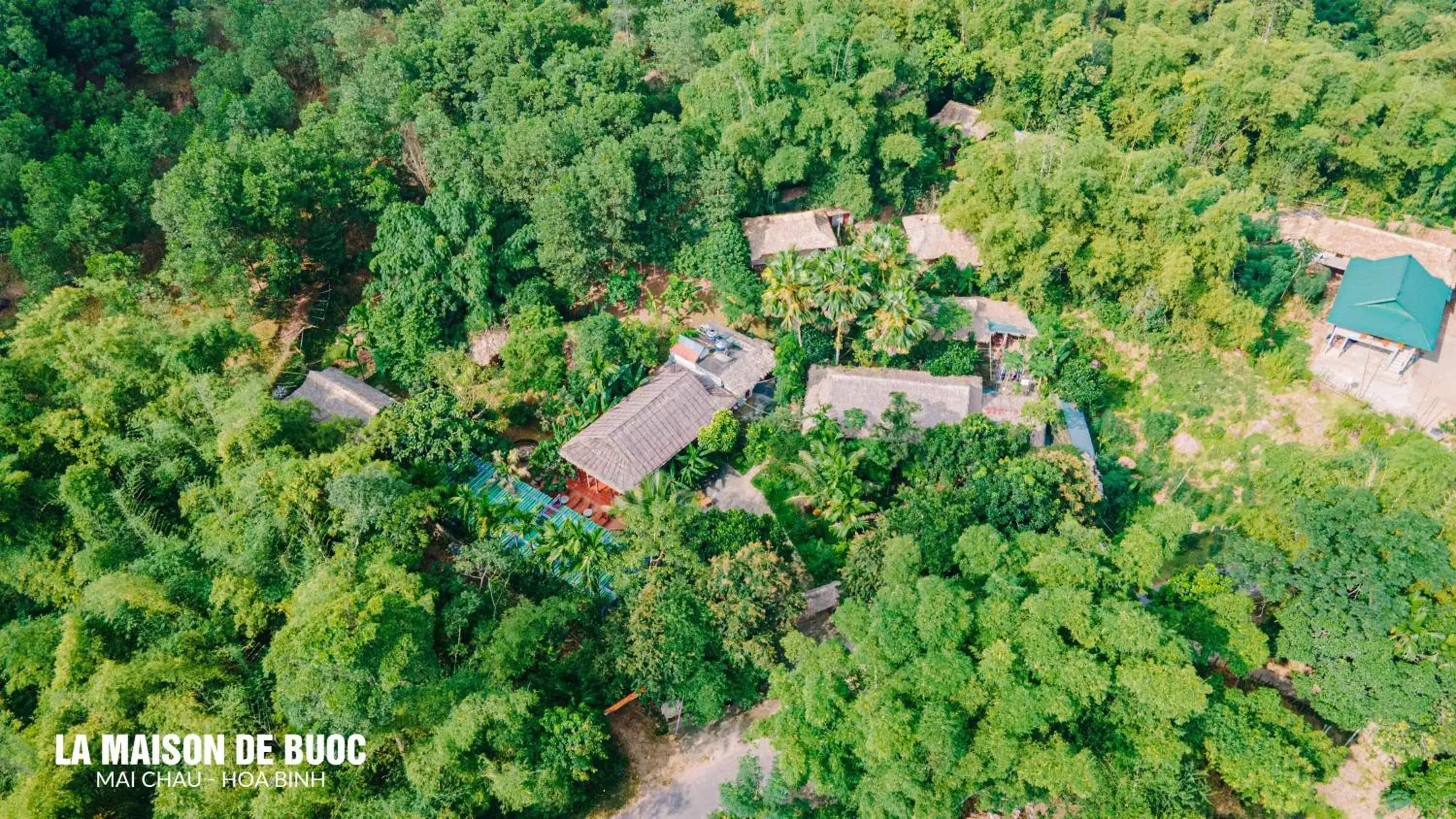 Property building in La Maison De Buoc Property building in La Maison De Buoc