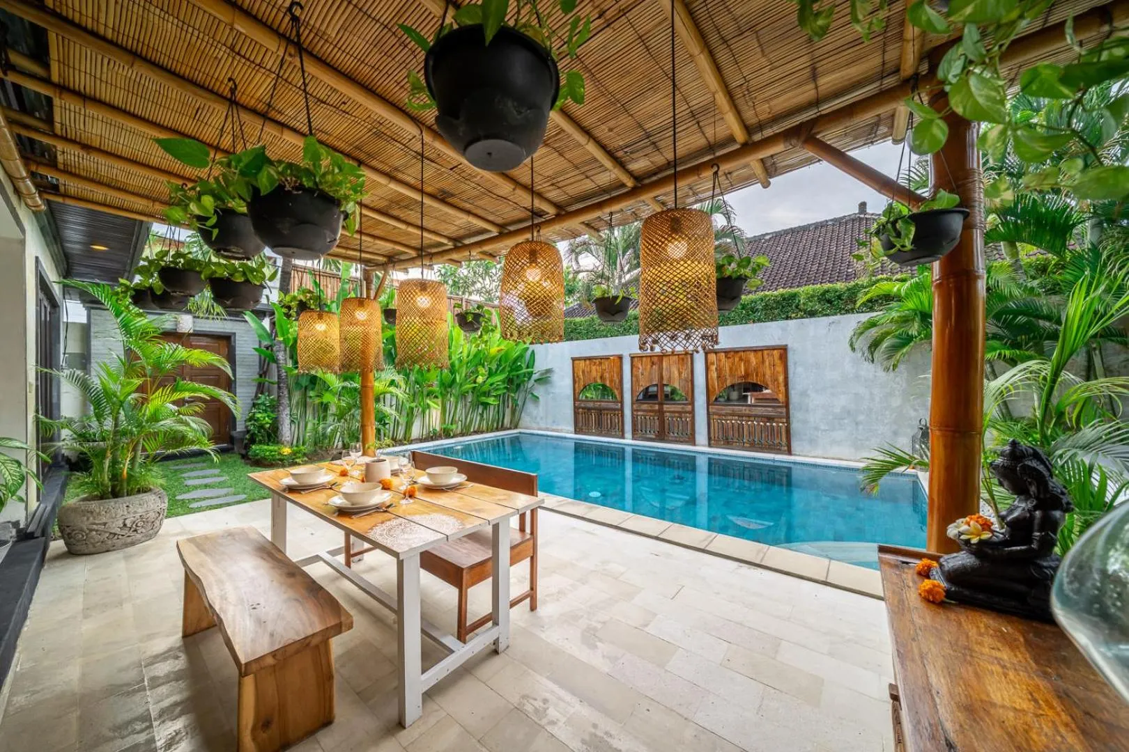 Villa Sarong 2 Chic 2BR Boho Villa Prime Central Location