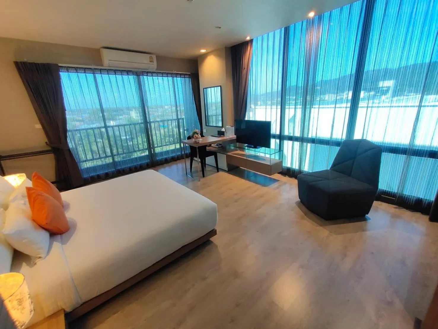 Bed in Tonaoi Grand Hotel