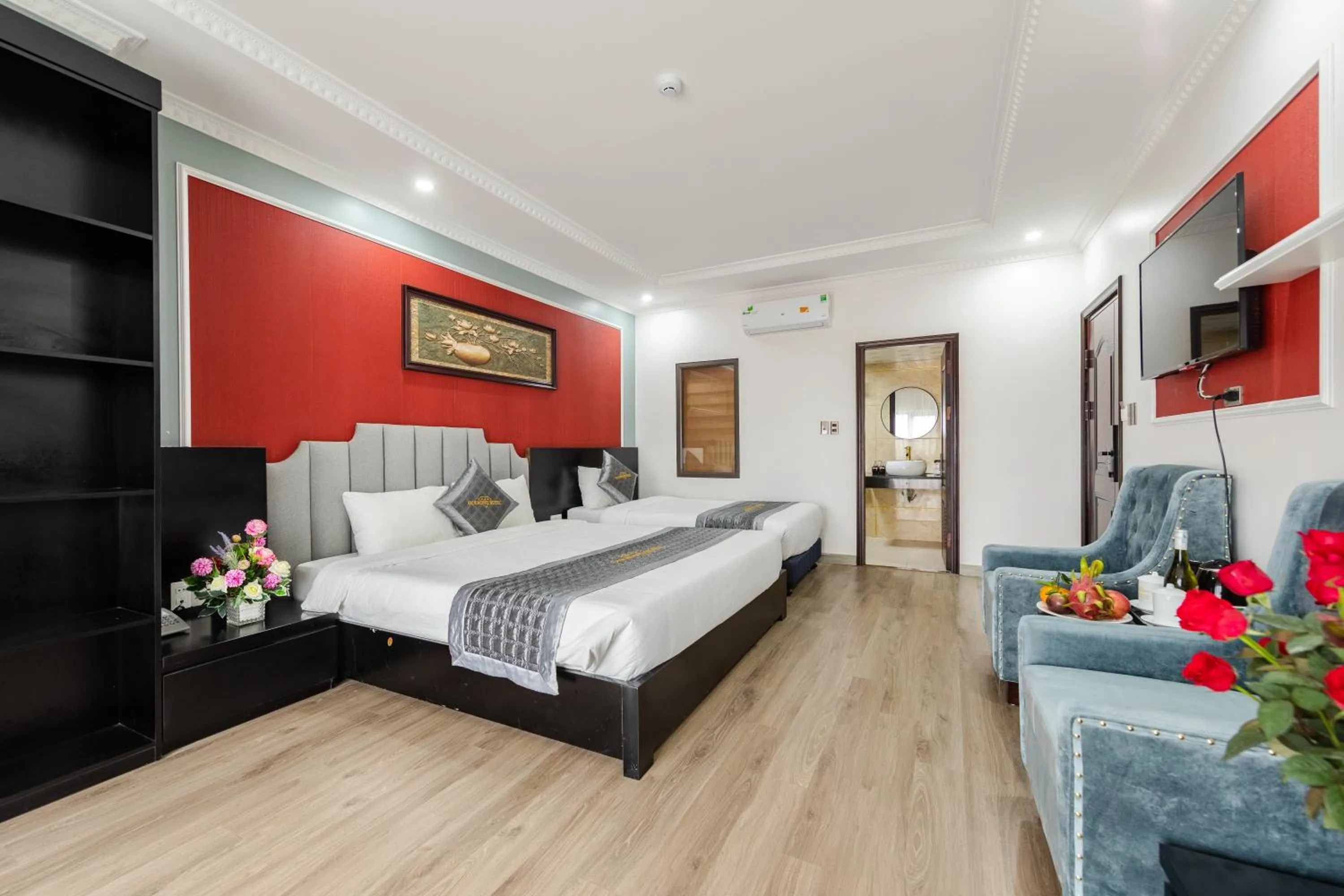 Bedroom, Bed in Diamond Hotel