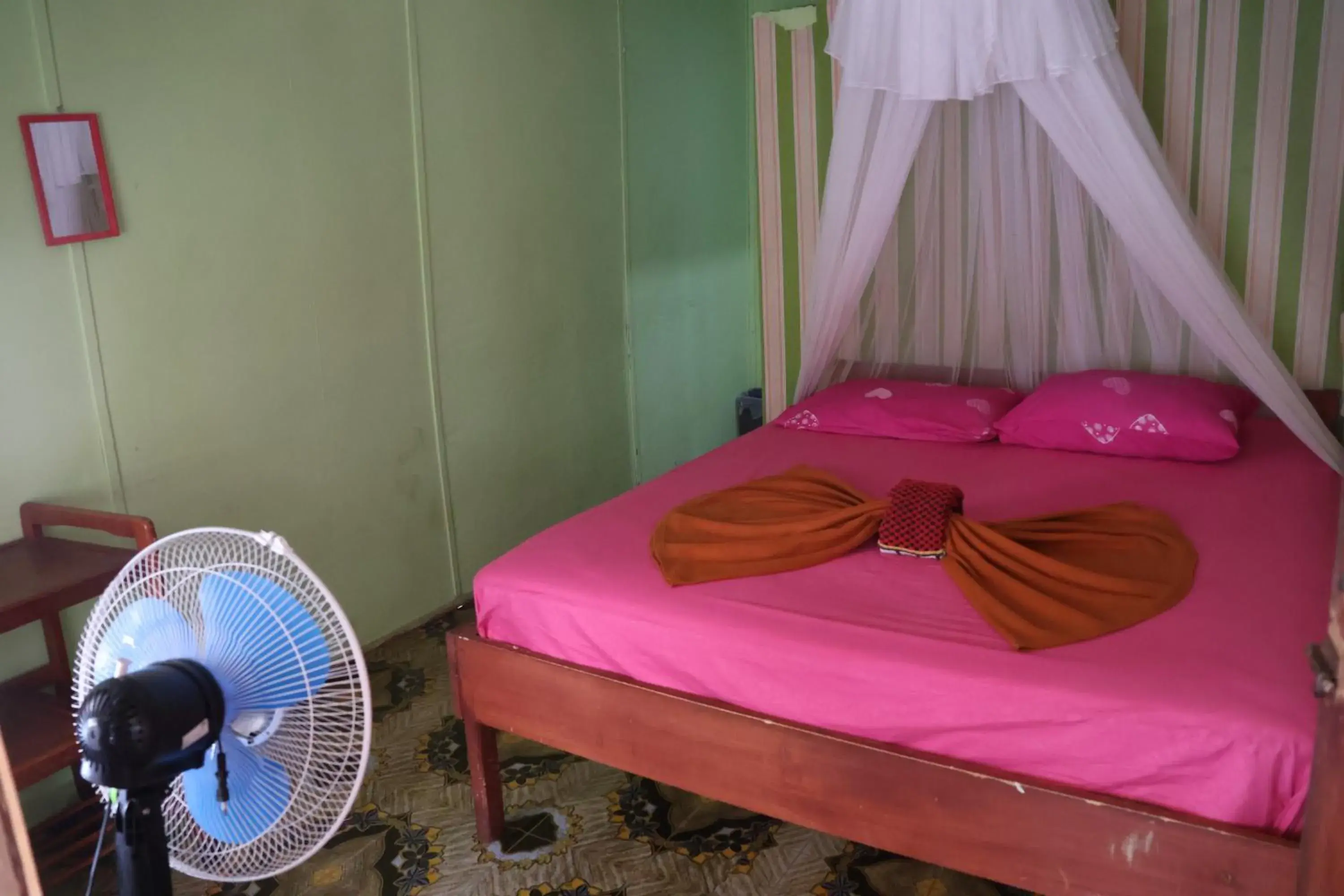Double Room in Fun Family Guest House n Jungle Tour Double Room in Fun Family Guest House n Jungle Tour