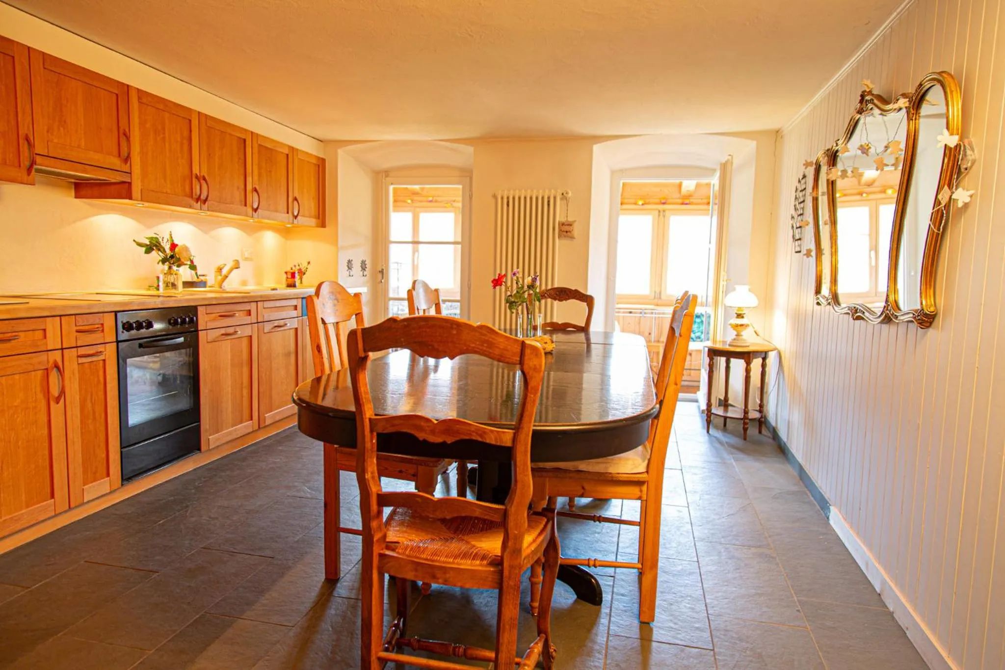 Kitchen or kitchenette in Au soleil de Gruyères chez Chantal