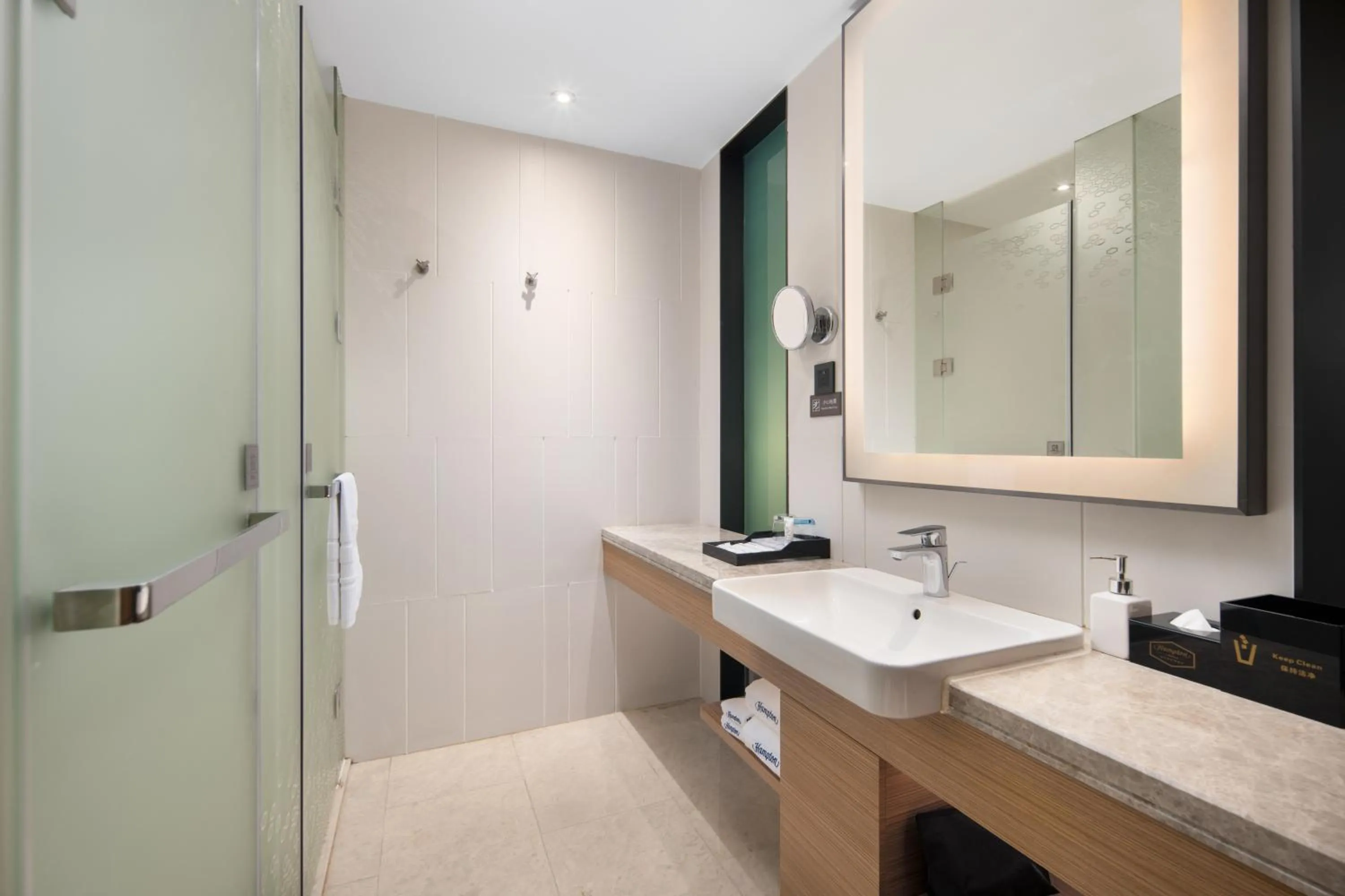 Shower in Hampton by Hilton Nanning Jiangnan