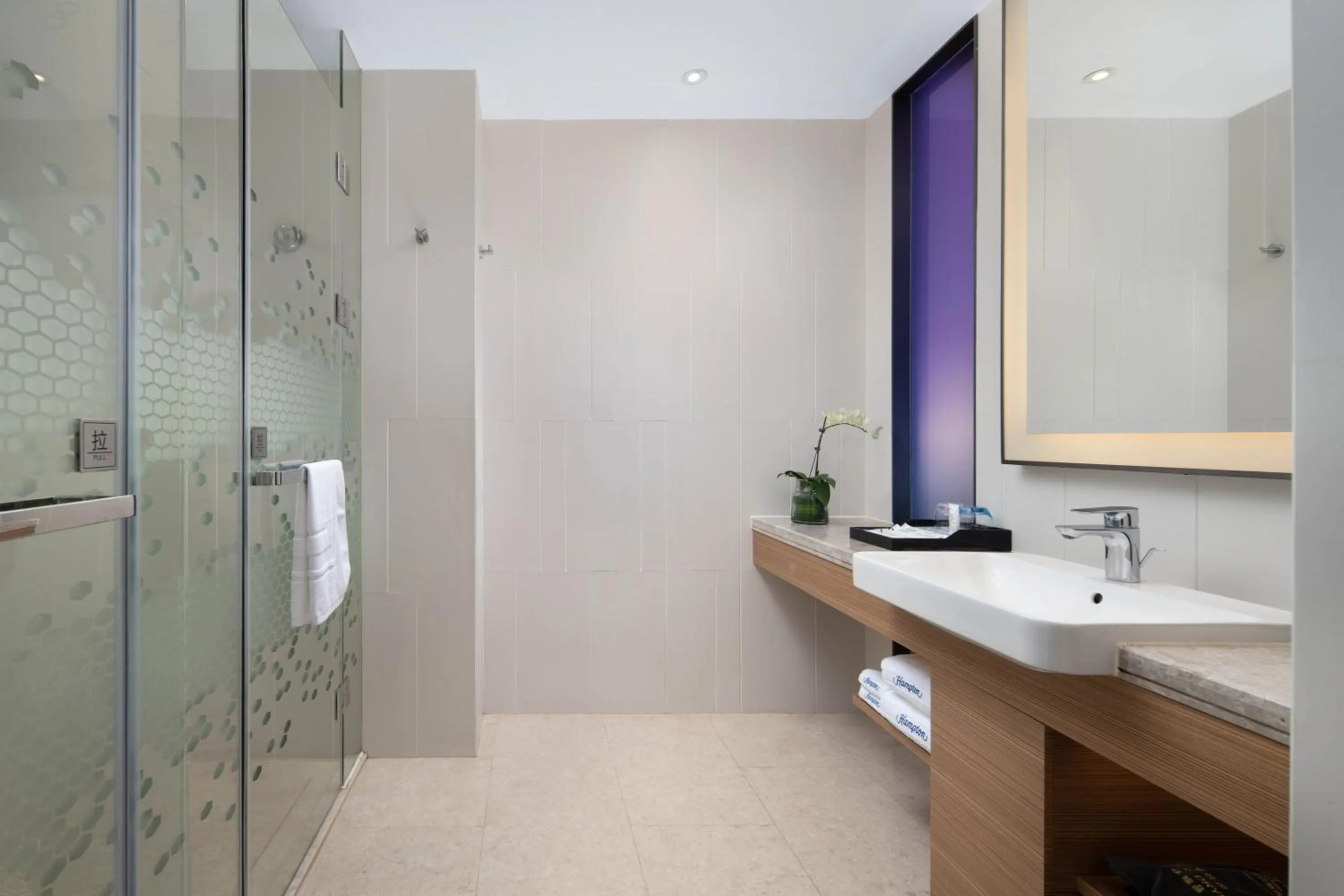 Shower in Hampton by Hilton Nanning Jiangnan