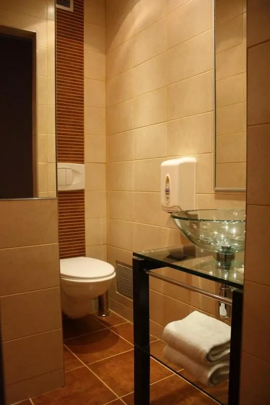 Bathroom in Hôtel Du Midi