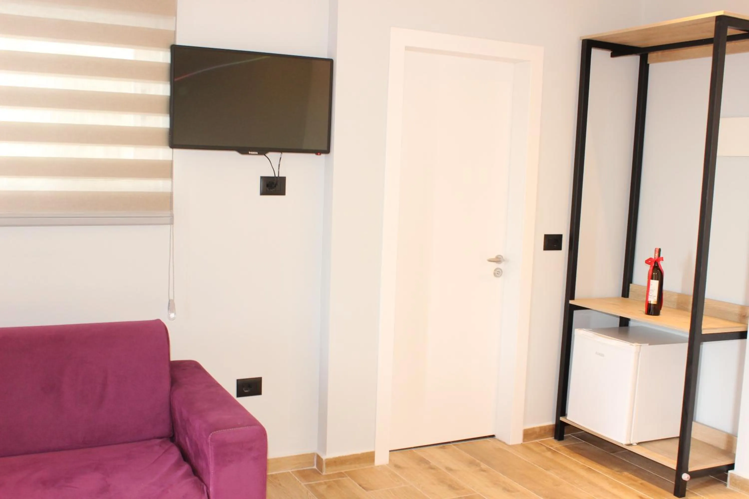 TV and multimedia in Bebi Hotel And Apartments