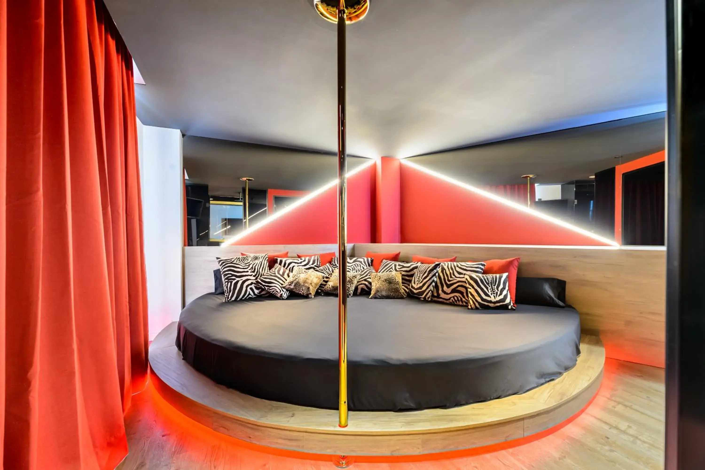 Party Room - single occupancy in Hotel Vibra District - Adults Only Party Room - single occupancy in Hotel Vibra District - Adults Only