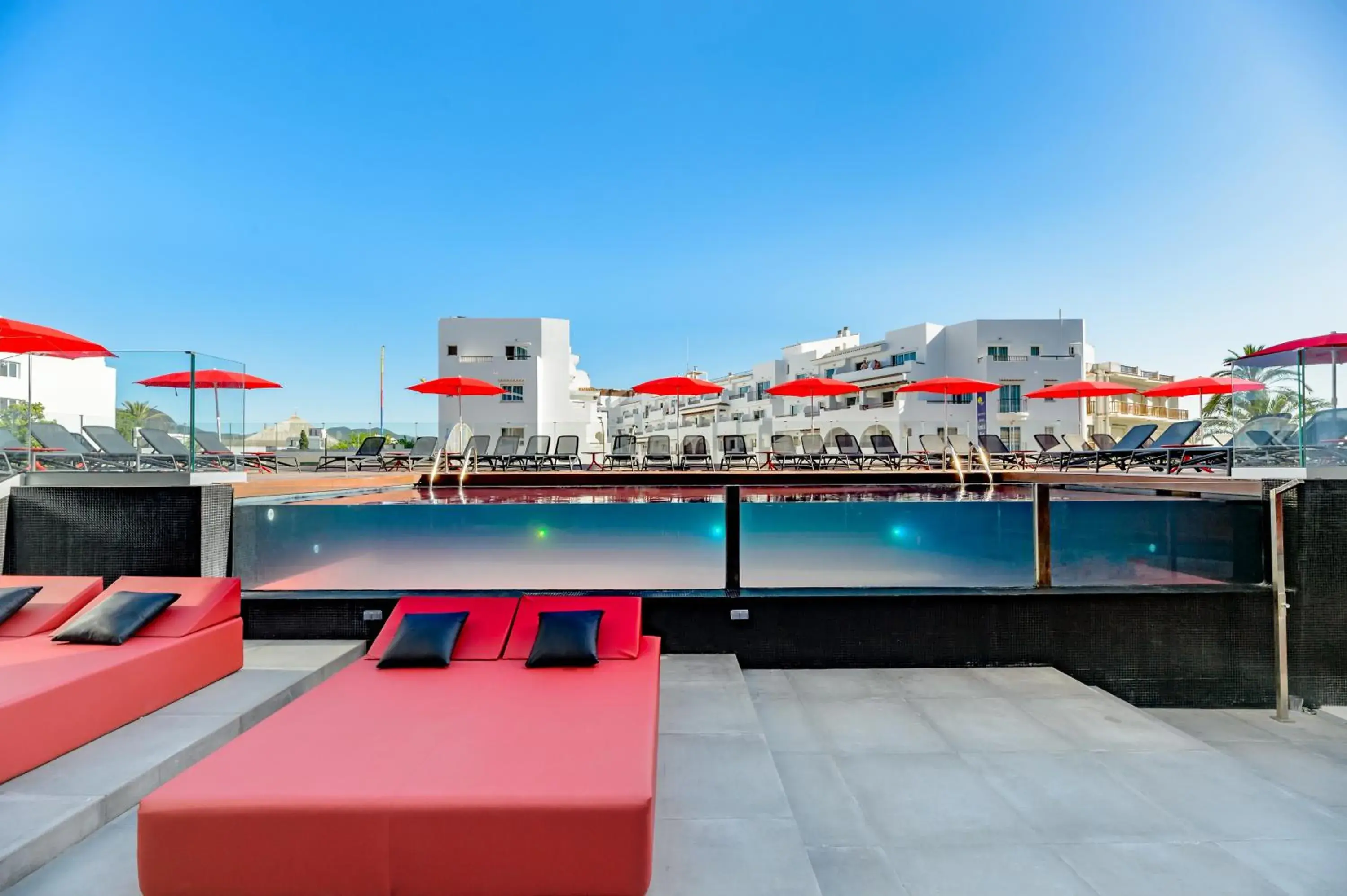 Swimming pool in Hotel Vibra District - Adults Only Swimming pool in Hotel Vibra District - Adults Only