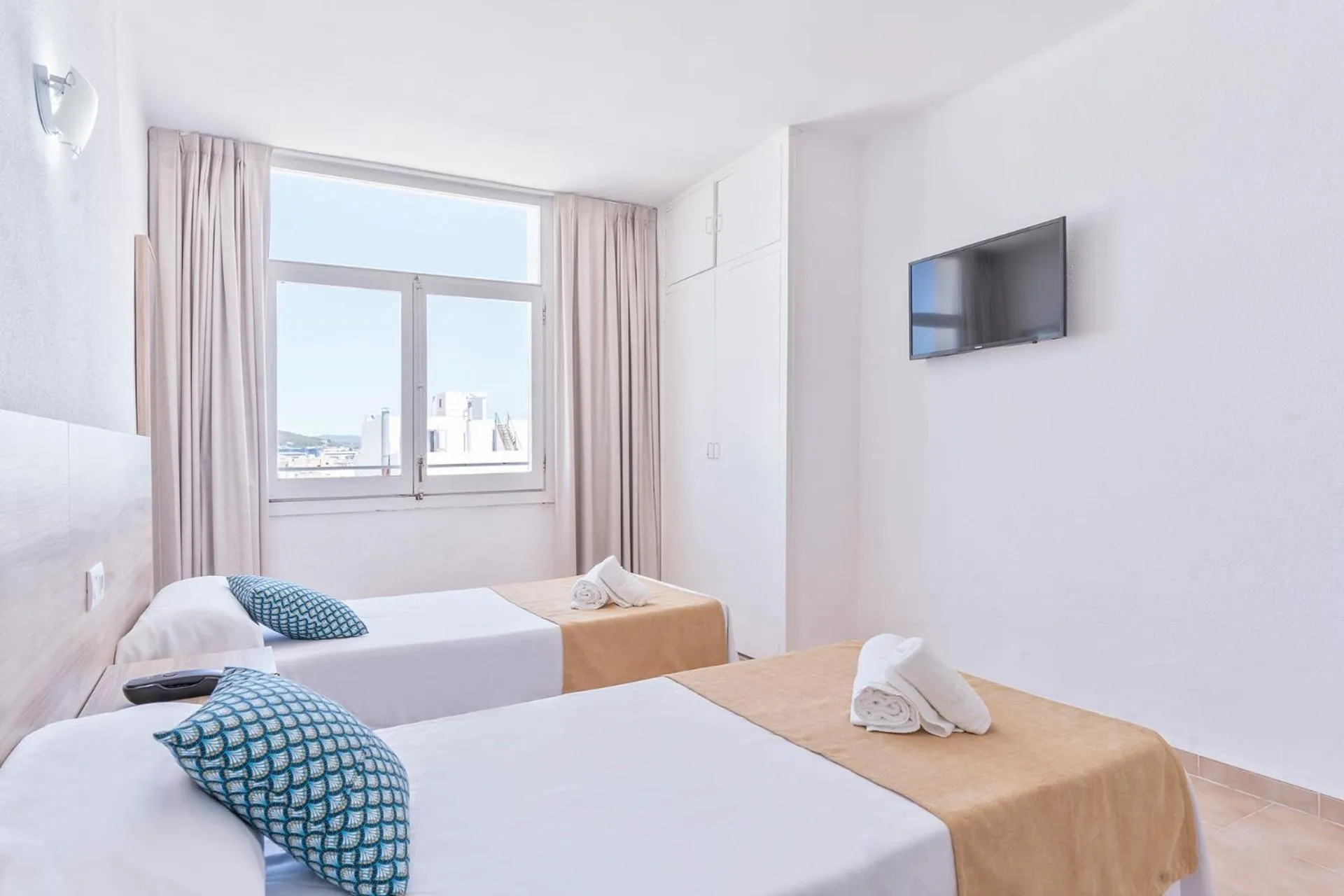 Bed in Suncoast Ibiza Hotel - Adults Only -