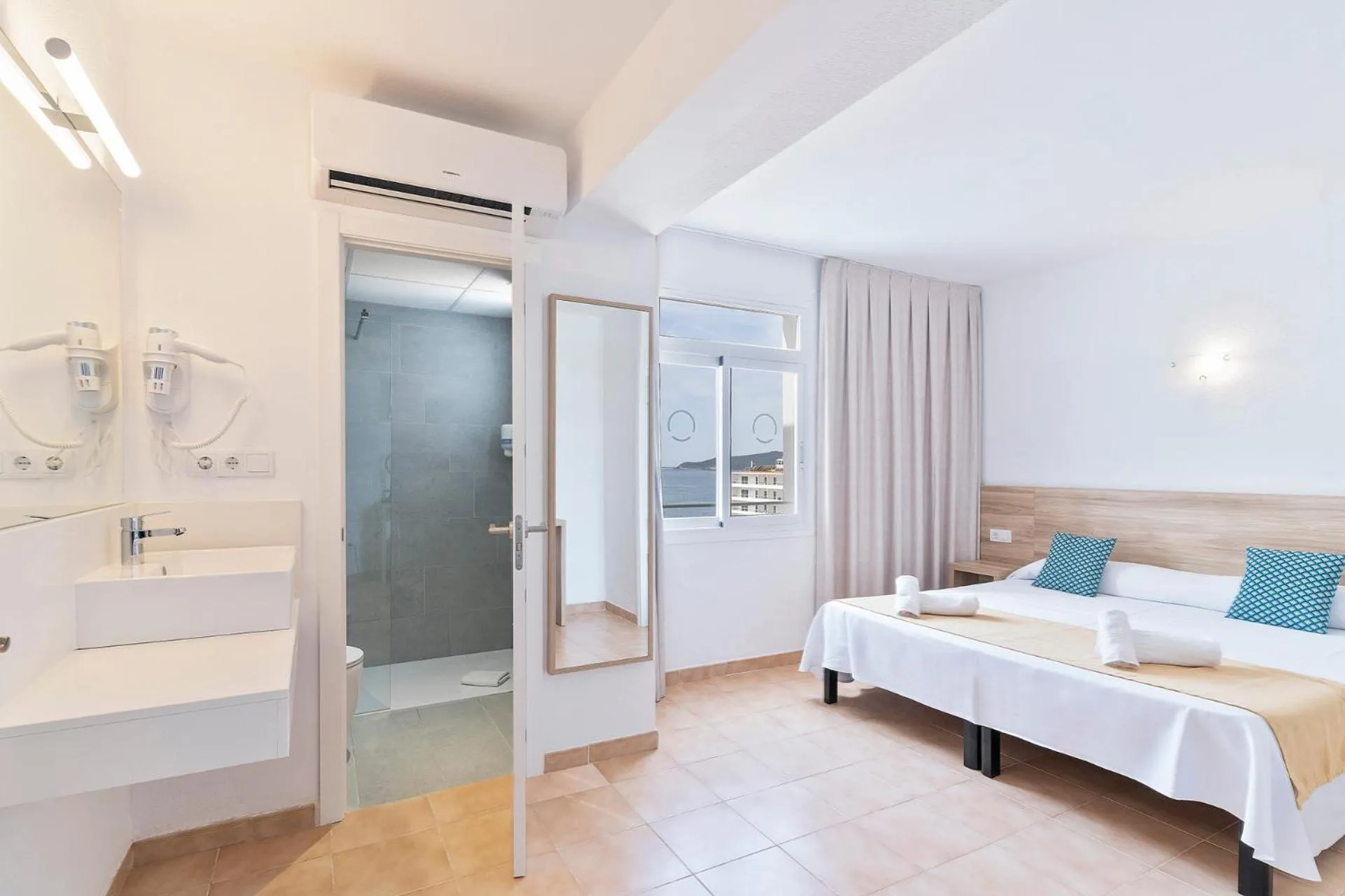Bed in Suncoast Ibiza Hotel - Adults Only -