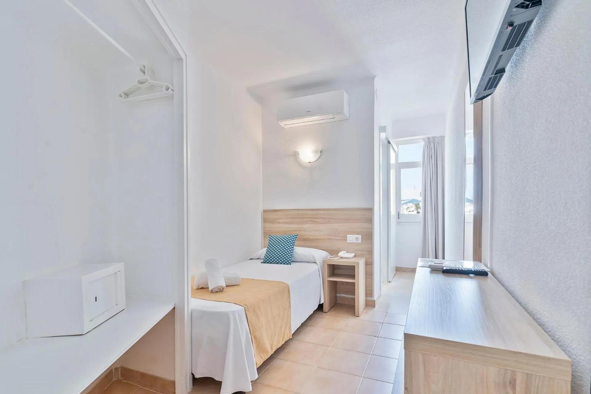 Bed in Suncoast Ibiza Hotel - Adults Only -