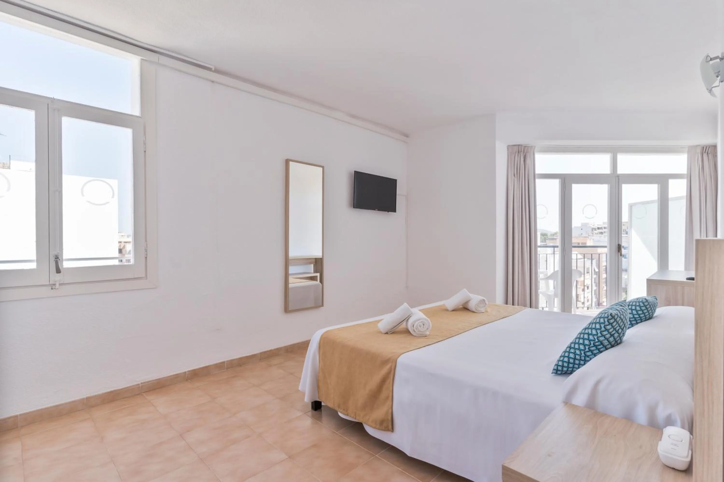 Photo of the whole room, Bed in Suncoast Ibiza Hotel - Adults Only -