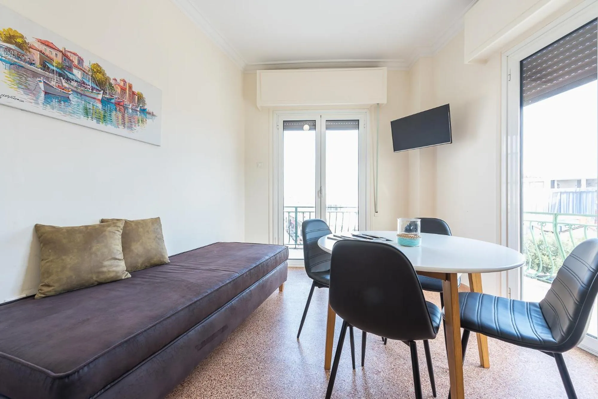 Super Paradise Apartments