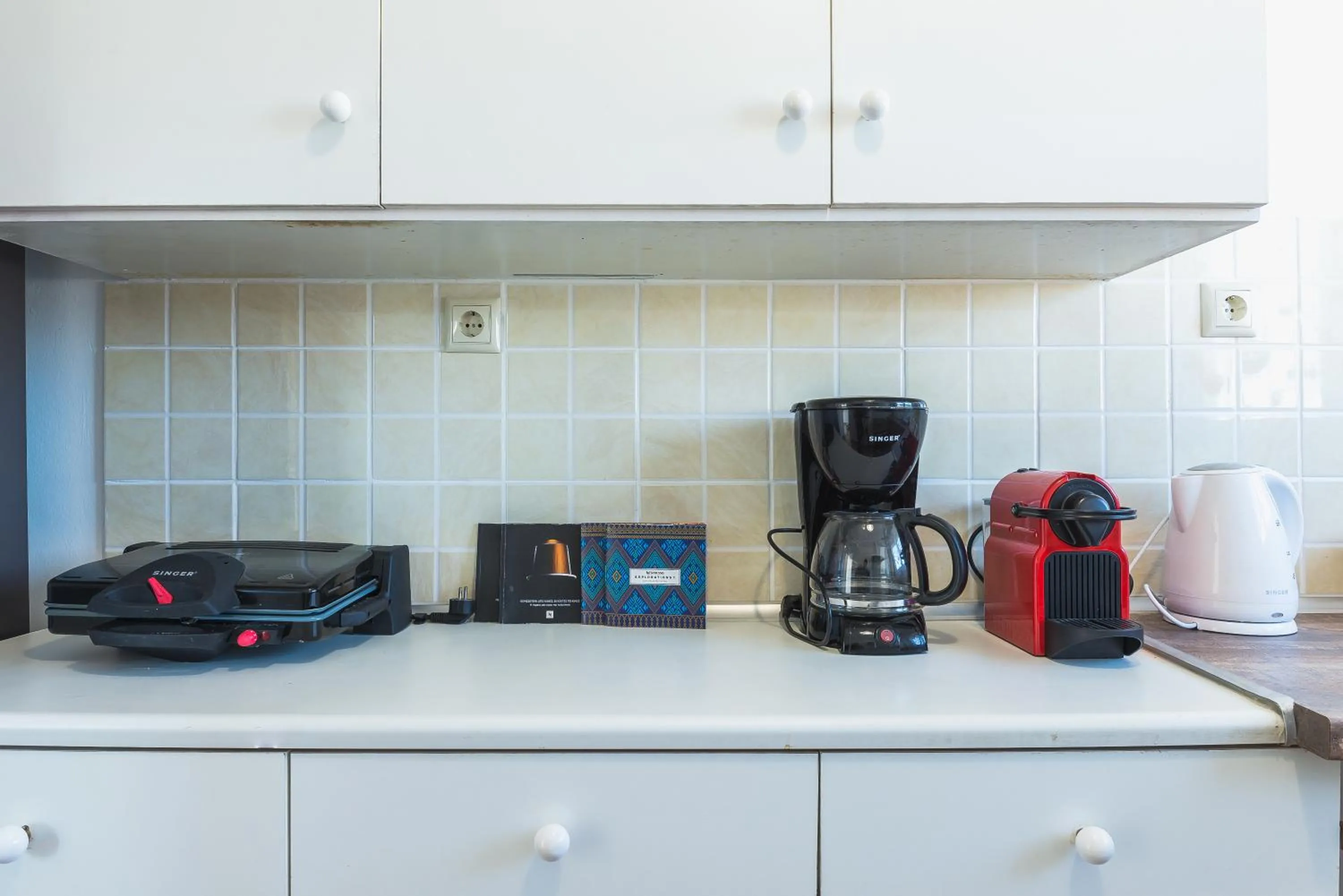 Super Paradise Apartments