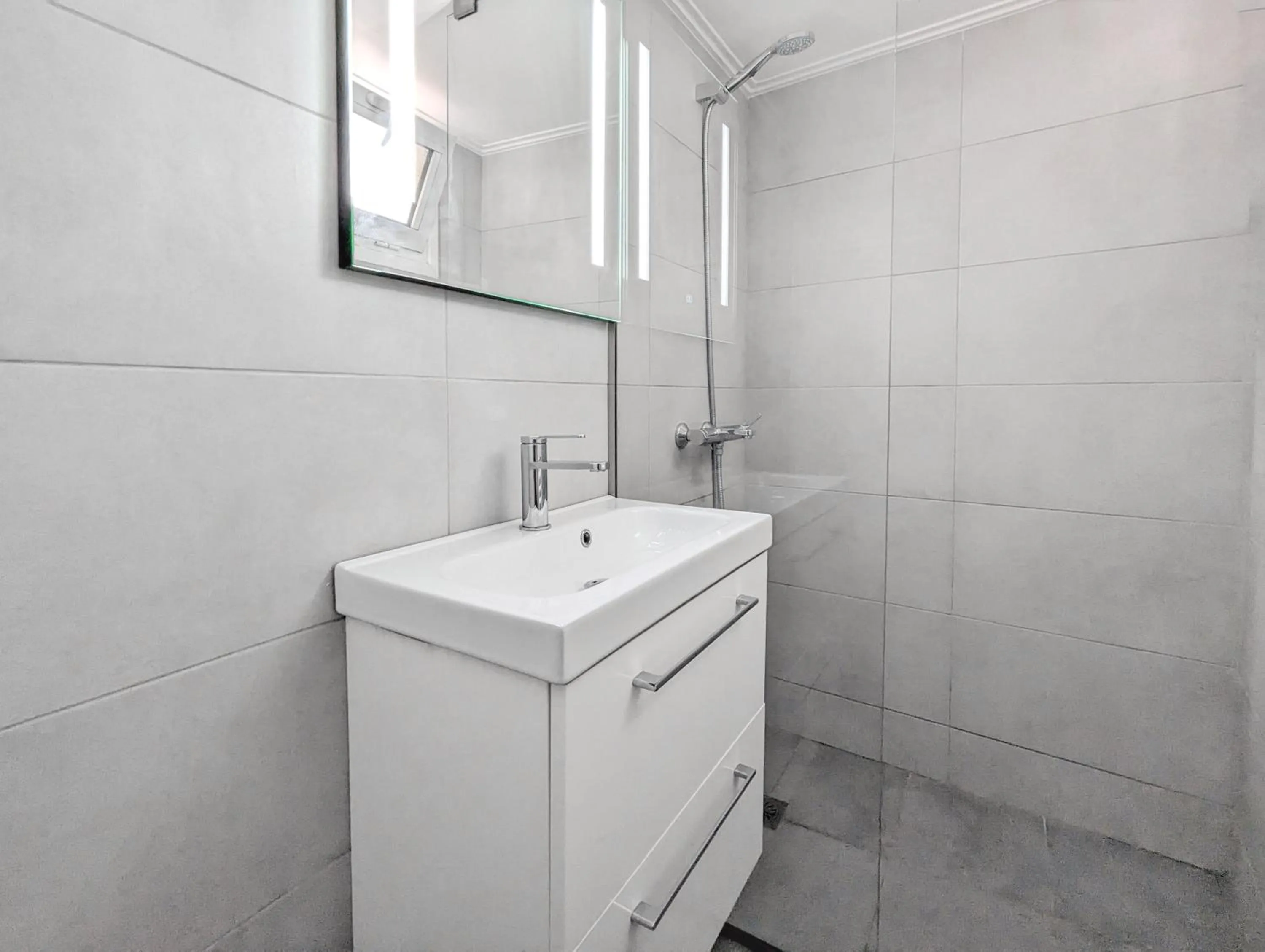 Super Paradise Apartments