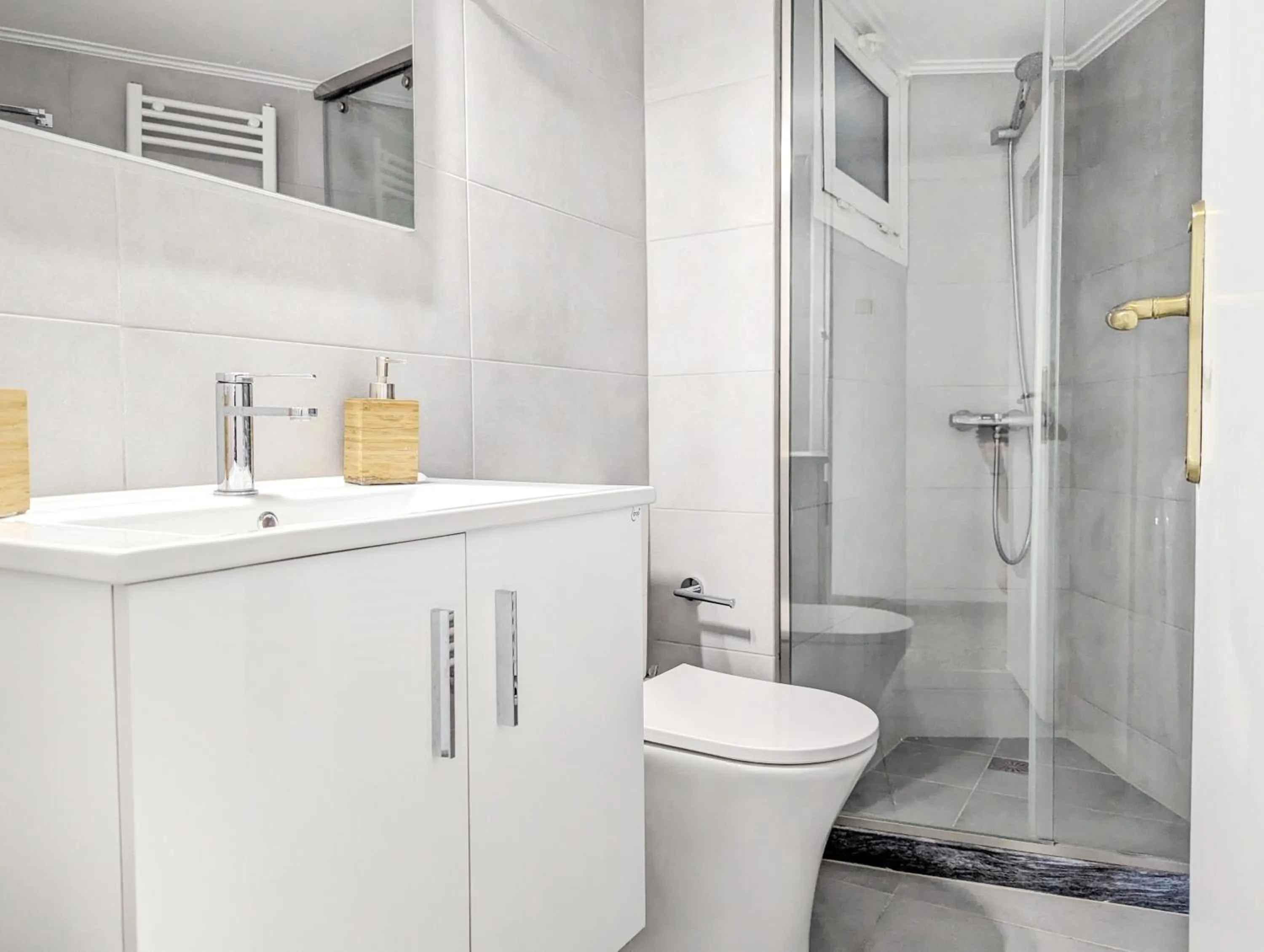 Super Paradise Apartments