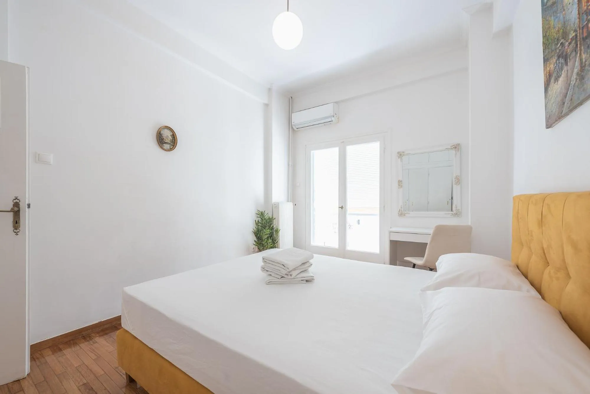 Bed in Victoria Sun Apartments