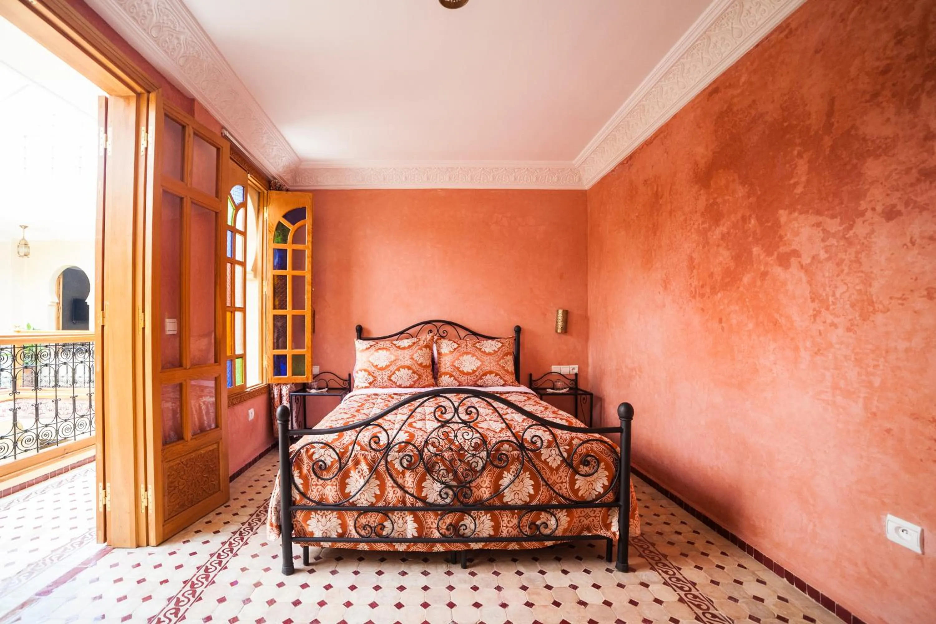 Living room, Bed in Riad Dar Saidi