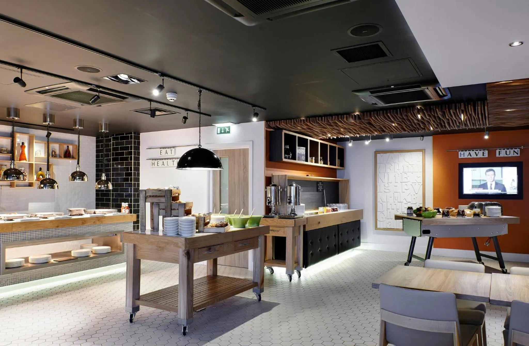 Restaurant/places to eat in Holiday Inn London Brentford Lock by IHG