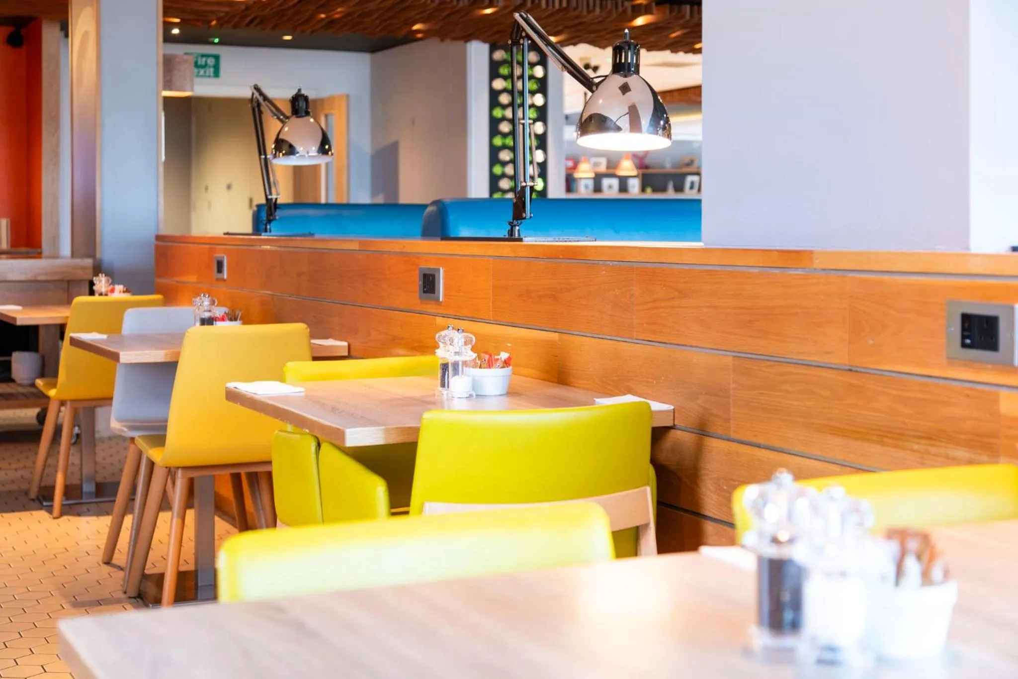 Restaurant/places to eat in Holiday Inn London Brentford Lock by IHG