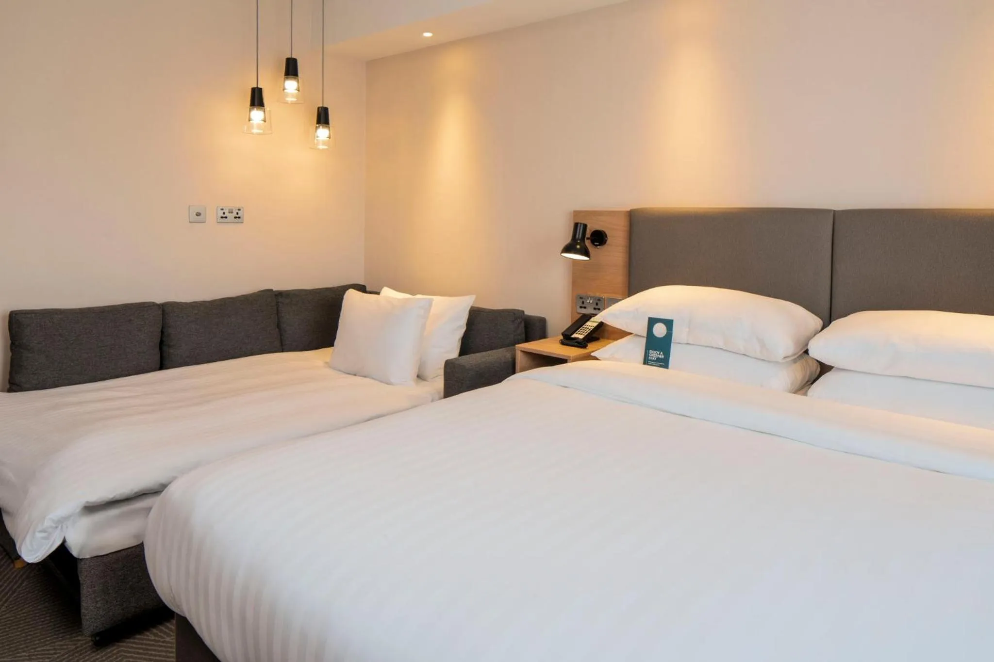 Photo of the whole room, Bed in Holiday Inn London Brentford Lock by IHG