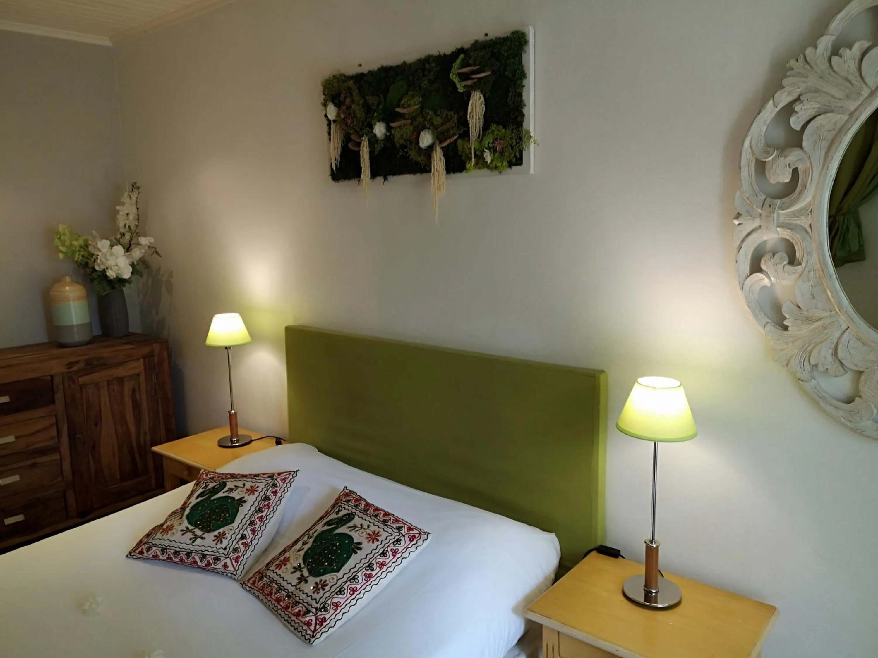 Photo of the whole room, Bed in Case Nyala