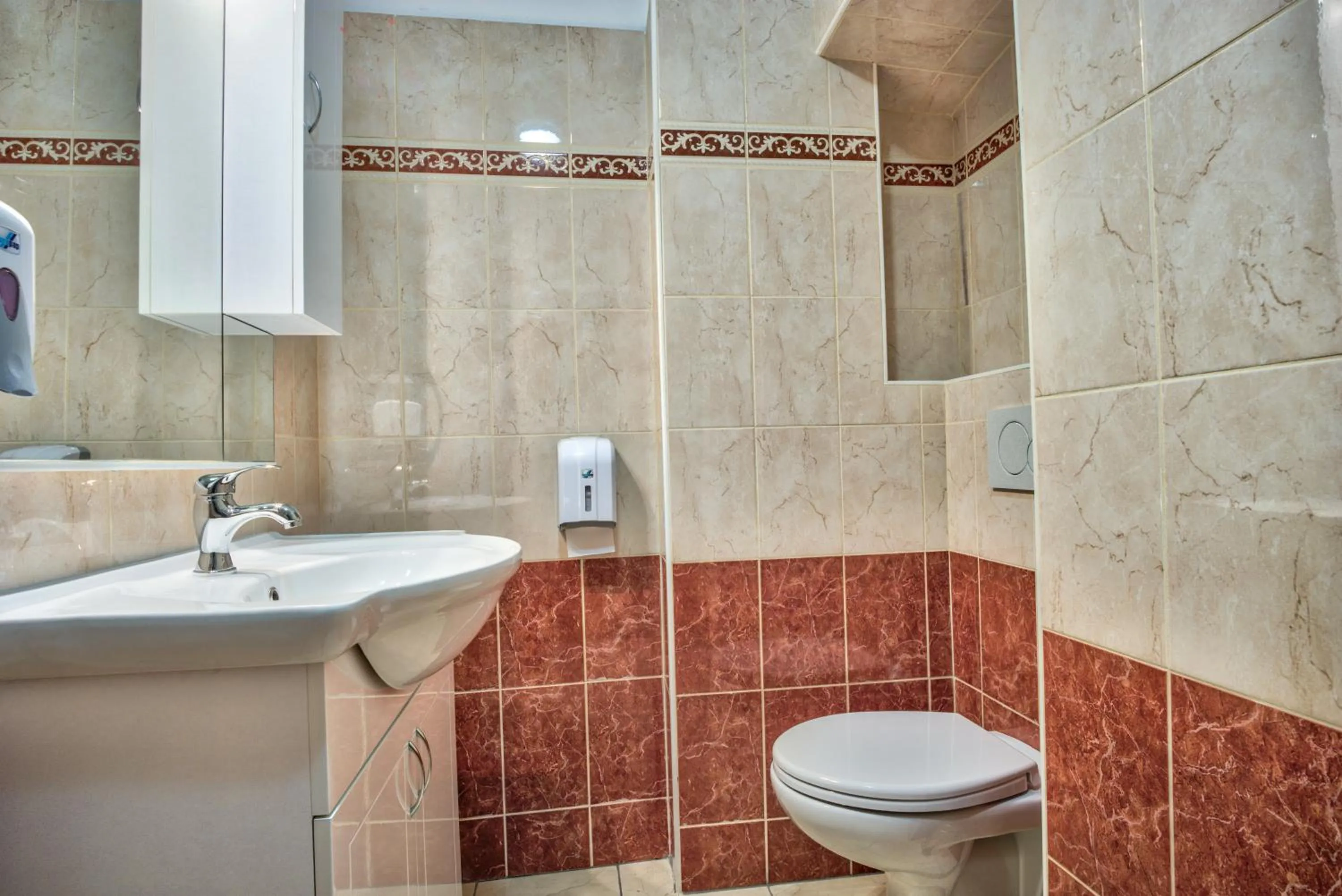 Bathroom in Hiša Linhart, Hotel & Restaurant